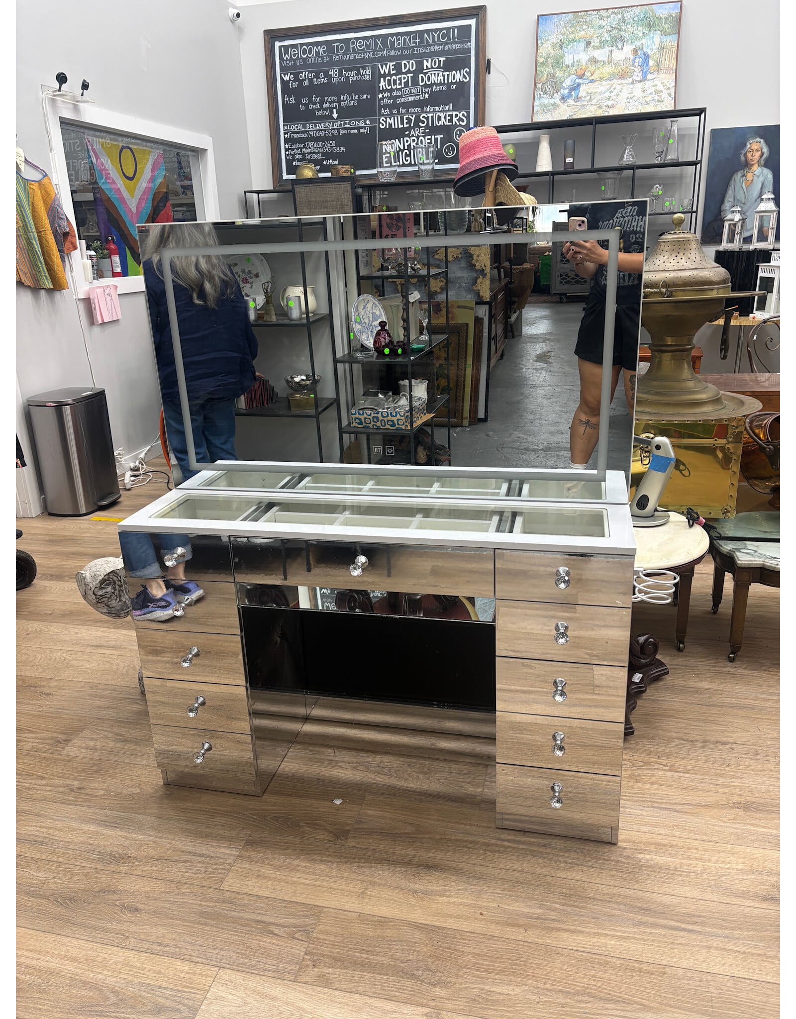 Mirrored Bluetooth Vanity Desk