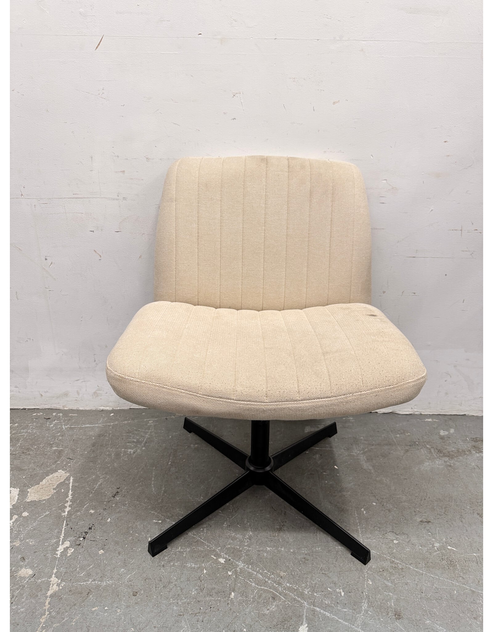 Criss Cross Armless Desk Chair