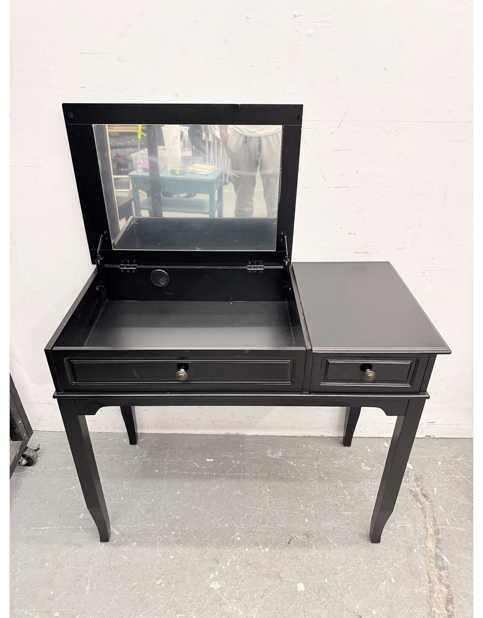 Modern Black Make-up Vanity