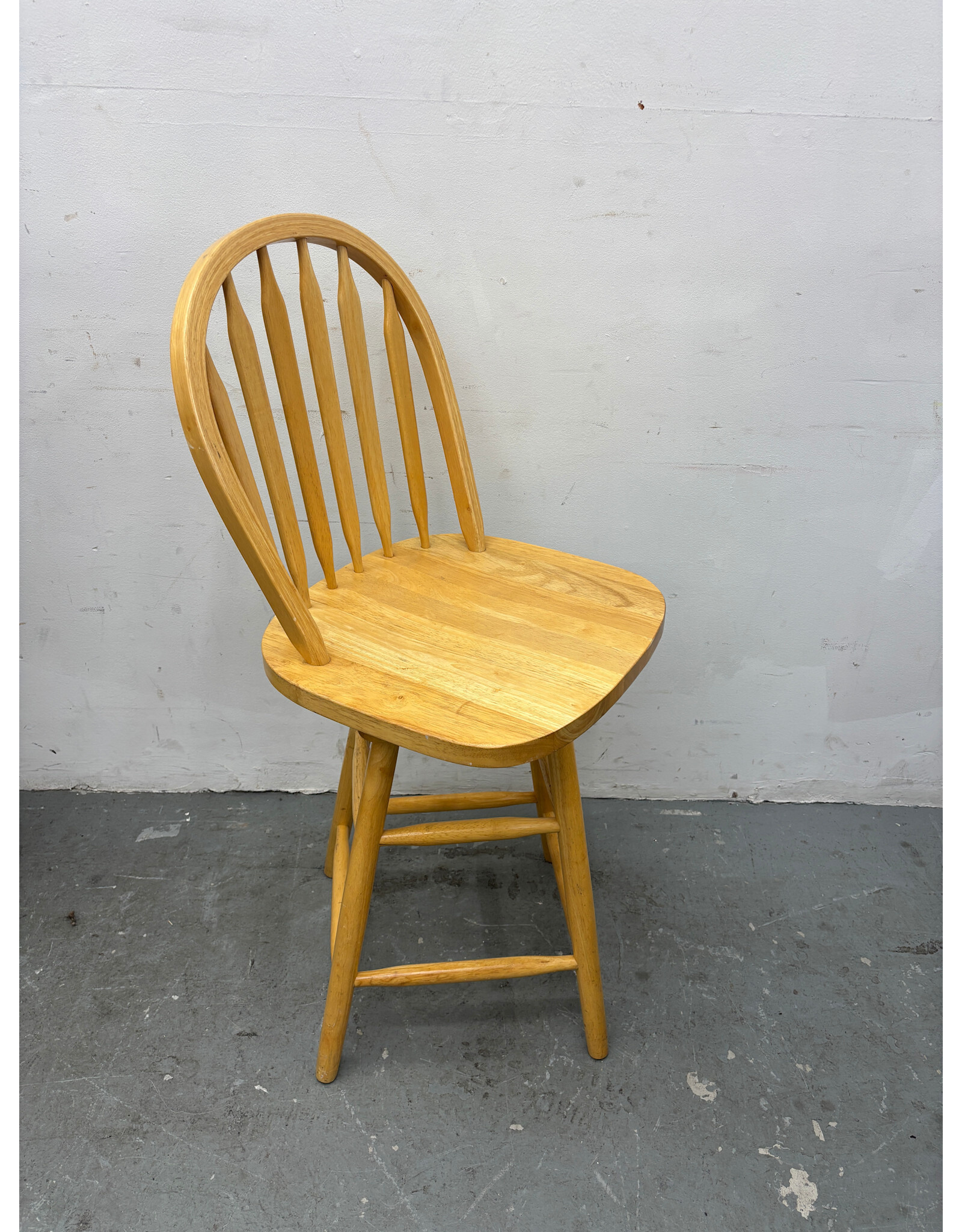 Classic Windsor Style Natural Counter Stool