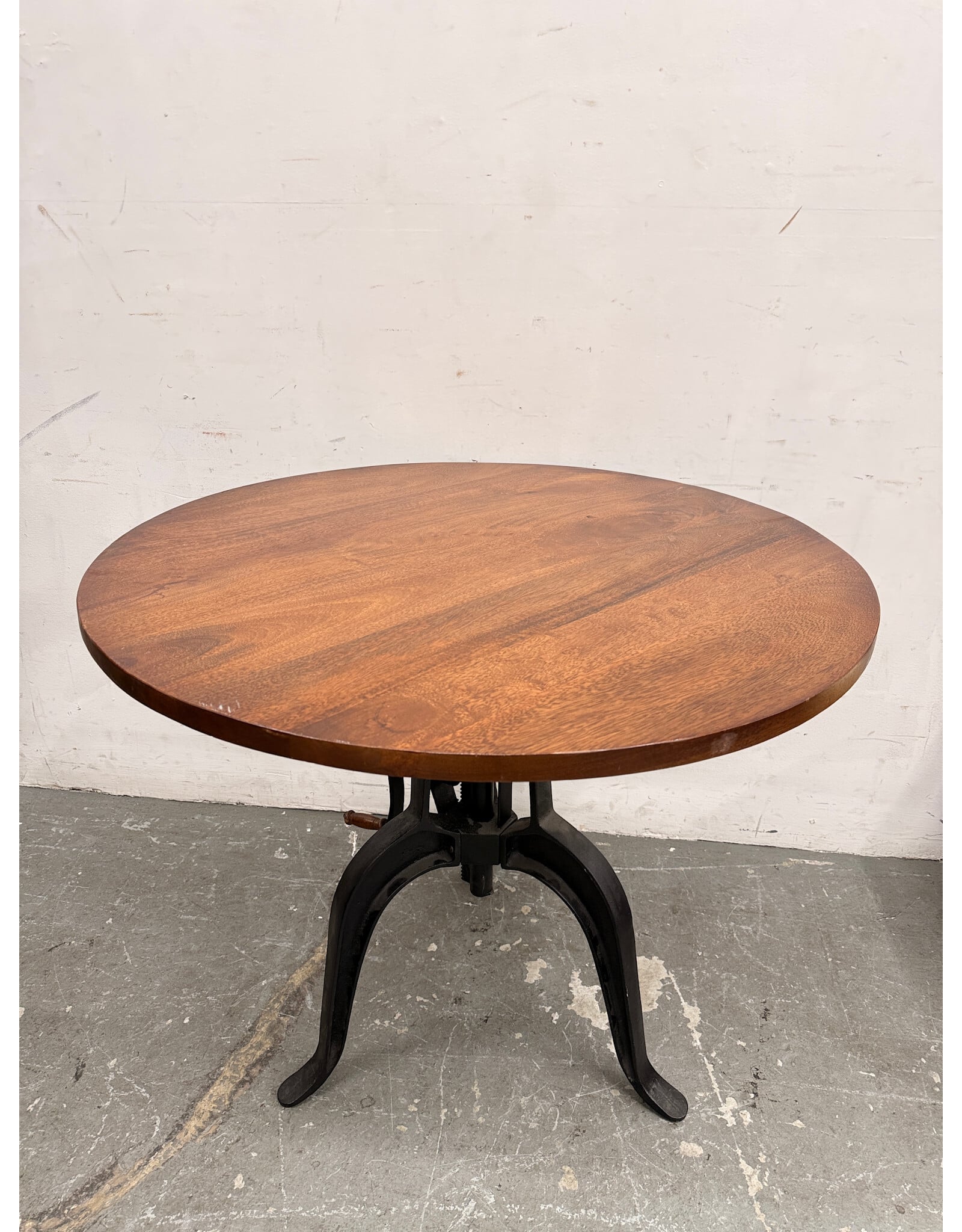 Adjustable Dining Table