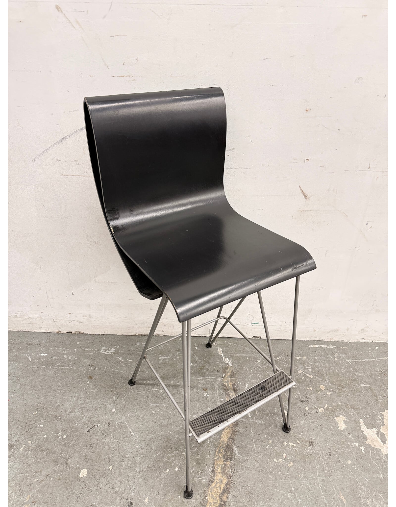 Black Swooped Counterstool
