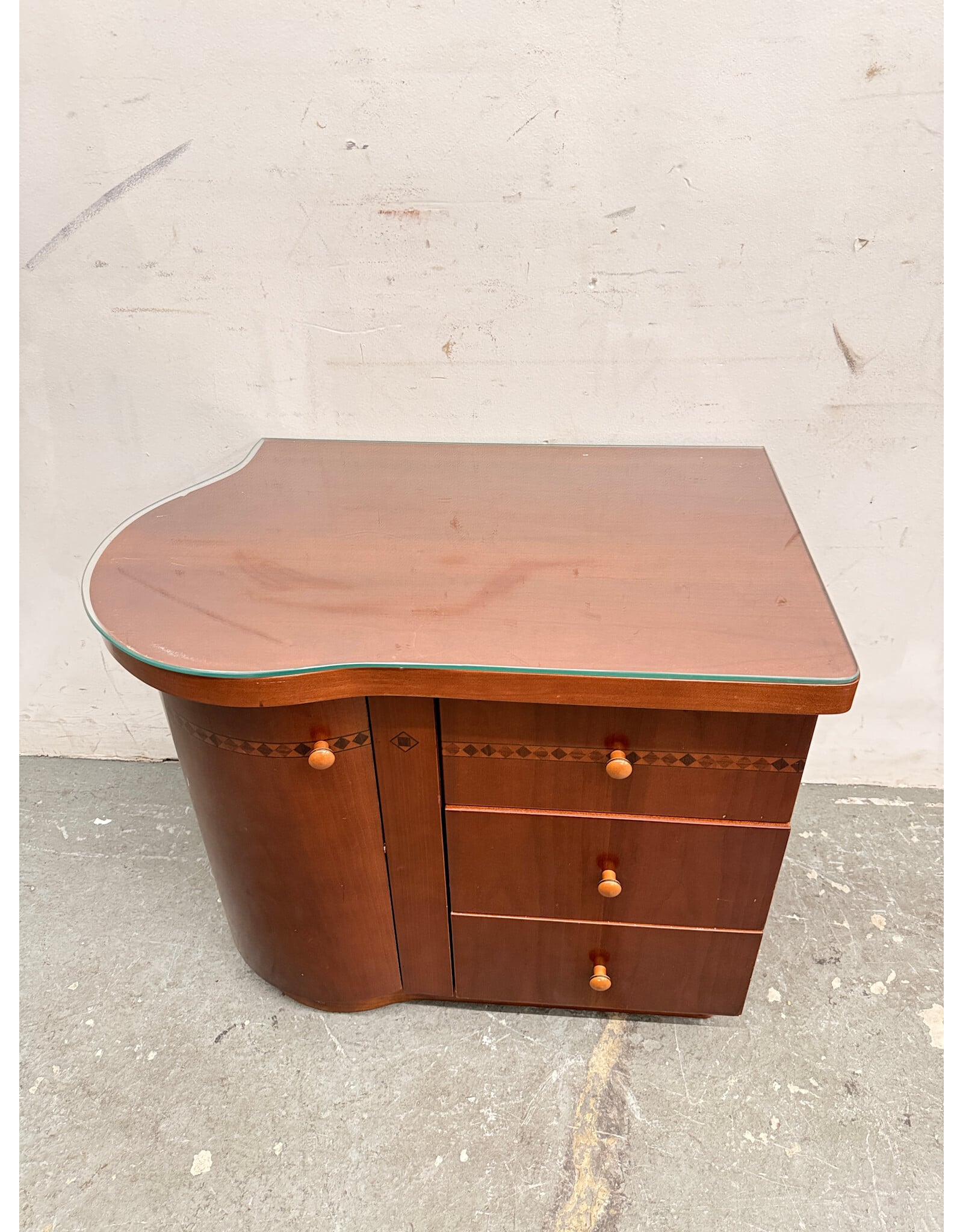 Italia Guilli Art Deco Nightstands