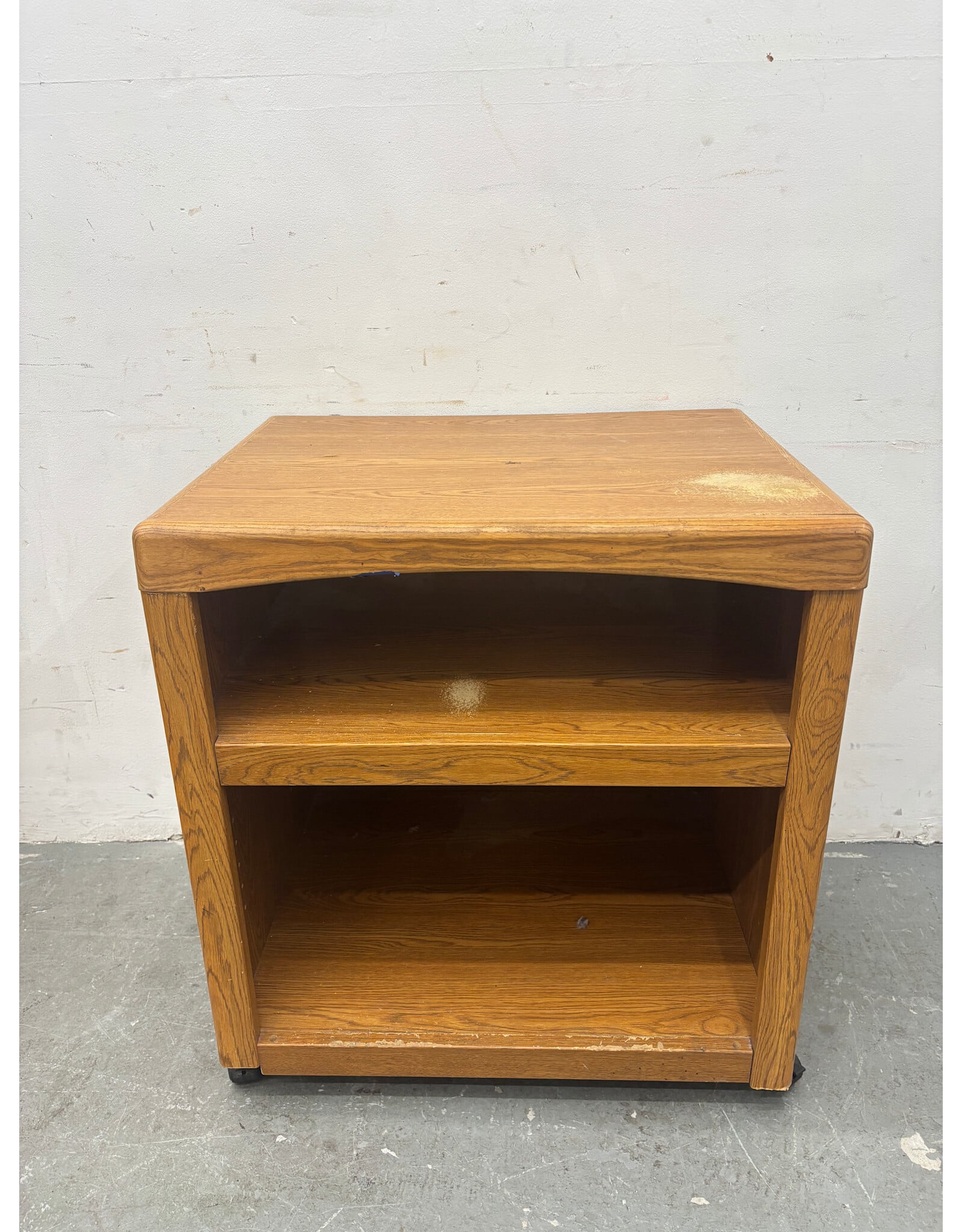 Old Oak Wood Media Cart