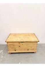 Antique Style Pine Wood Rectangular Trunk