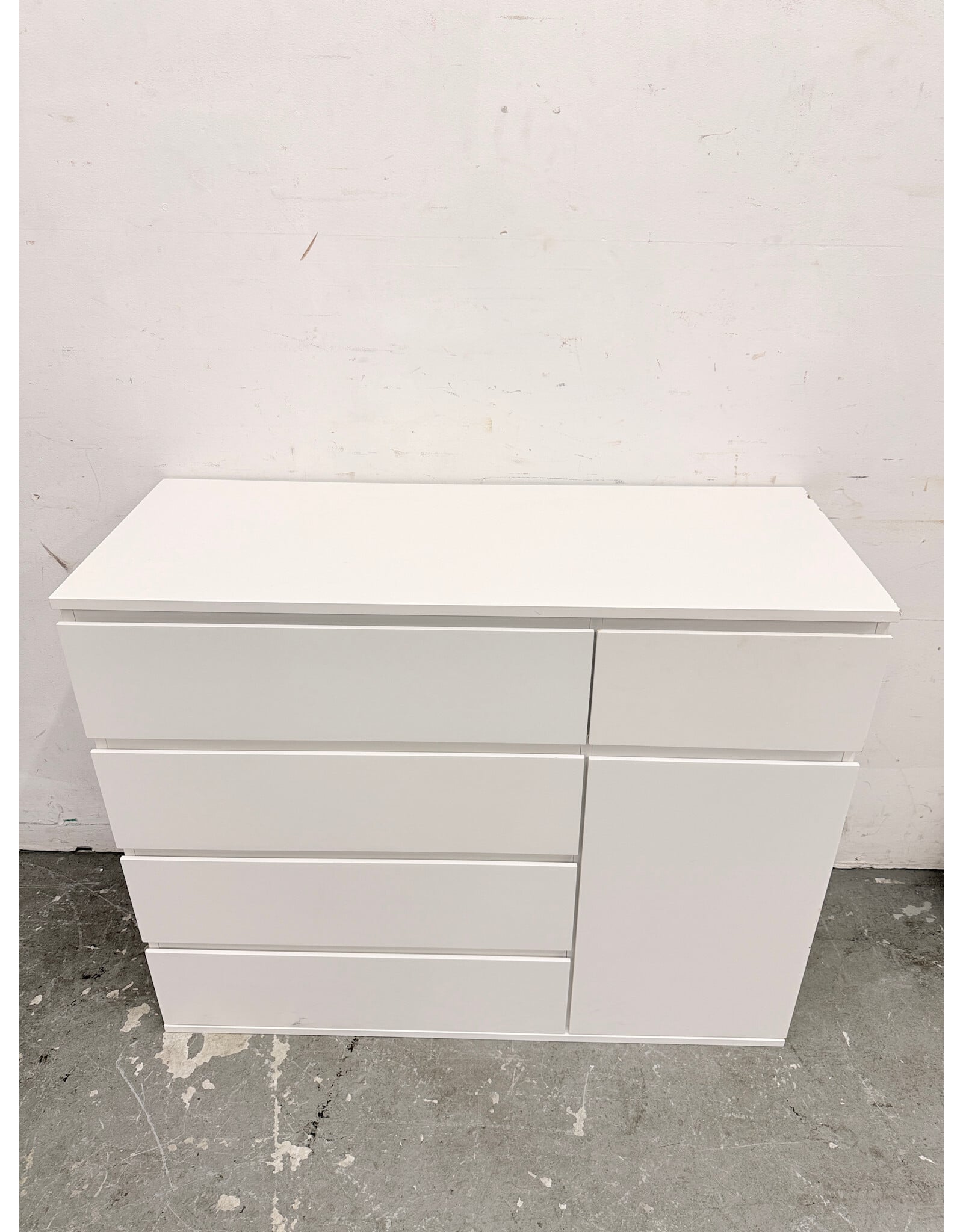 Modern 5-Drawer Dresser