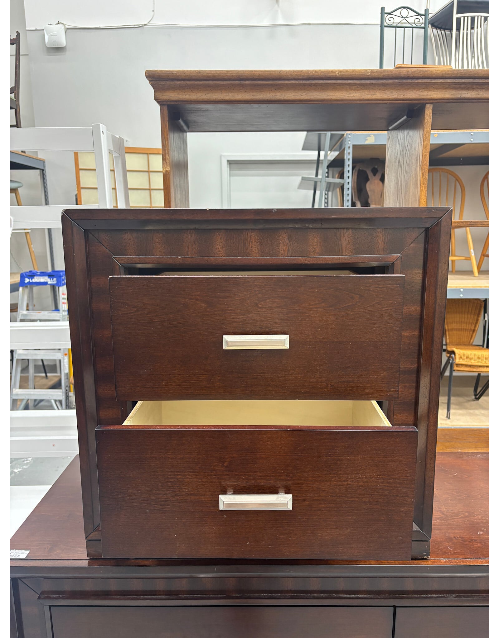 Najarian Modern Nightstand