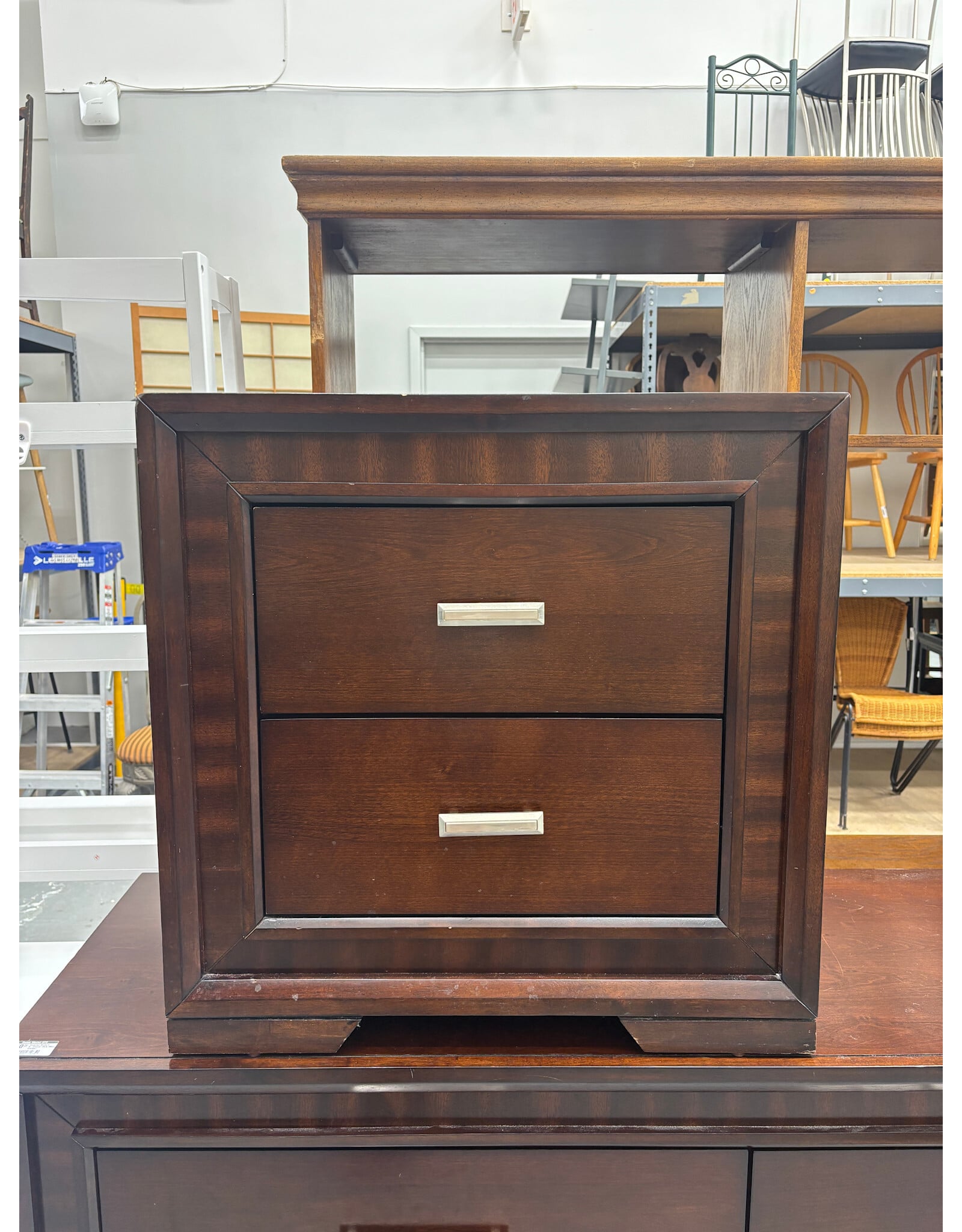 Najarian Modern Nightstand