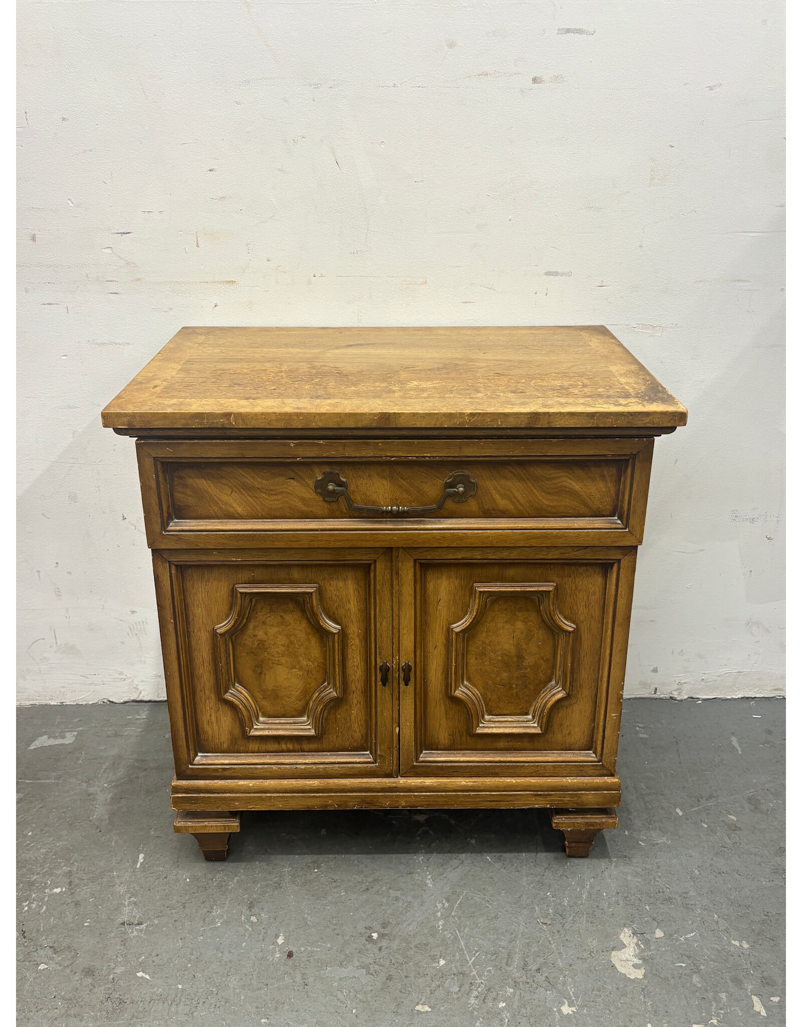 Vintage Country-Style Solid Oak Nightstand
