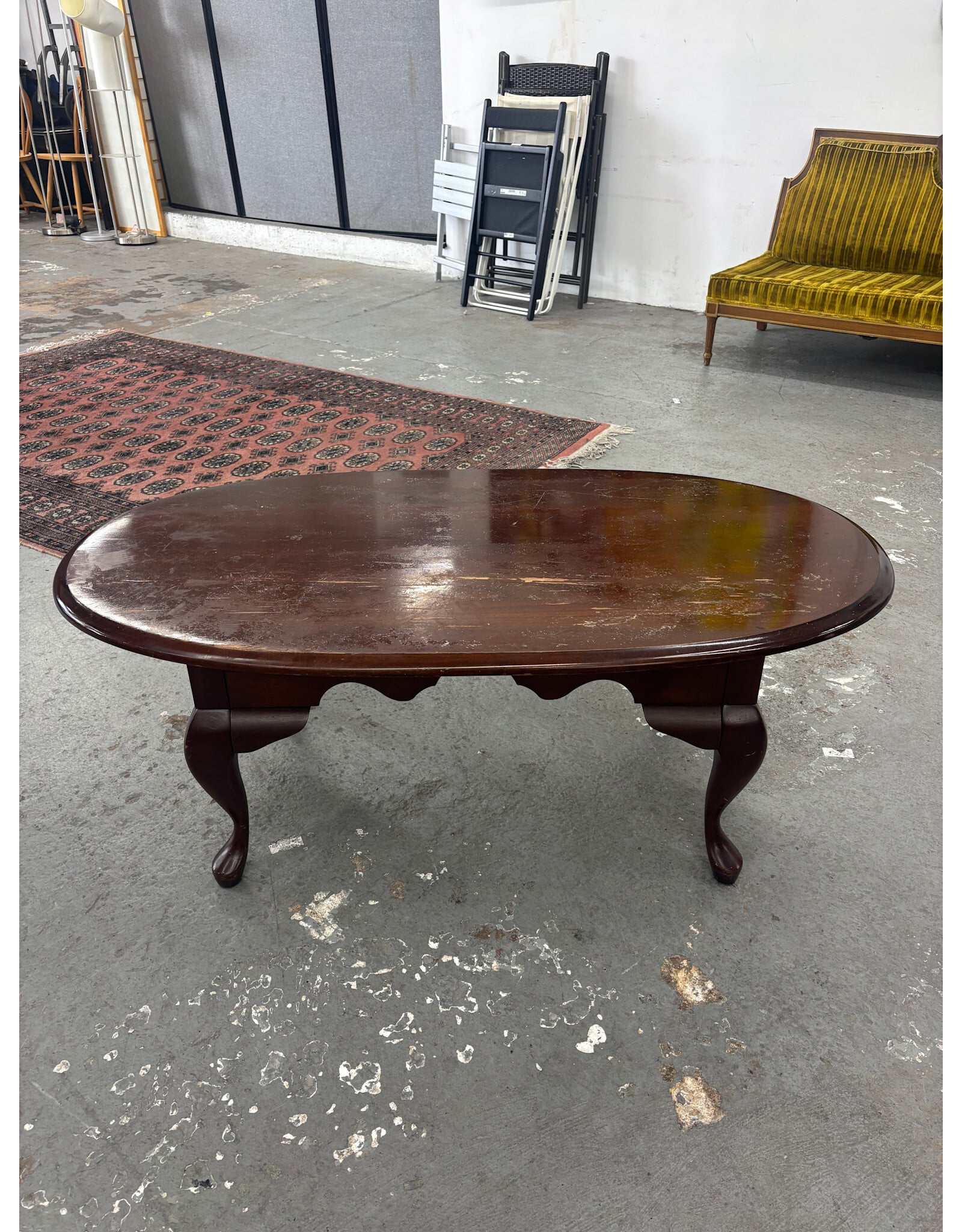 Queen Anne Style Oval Coffee Table