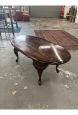 Queen Anne Style Oval Coffee Table