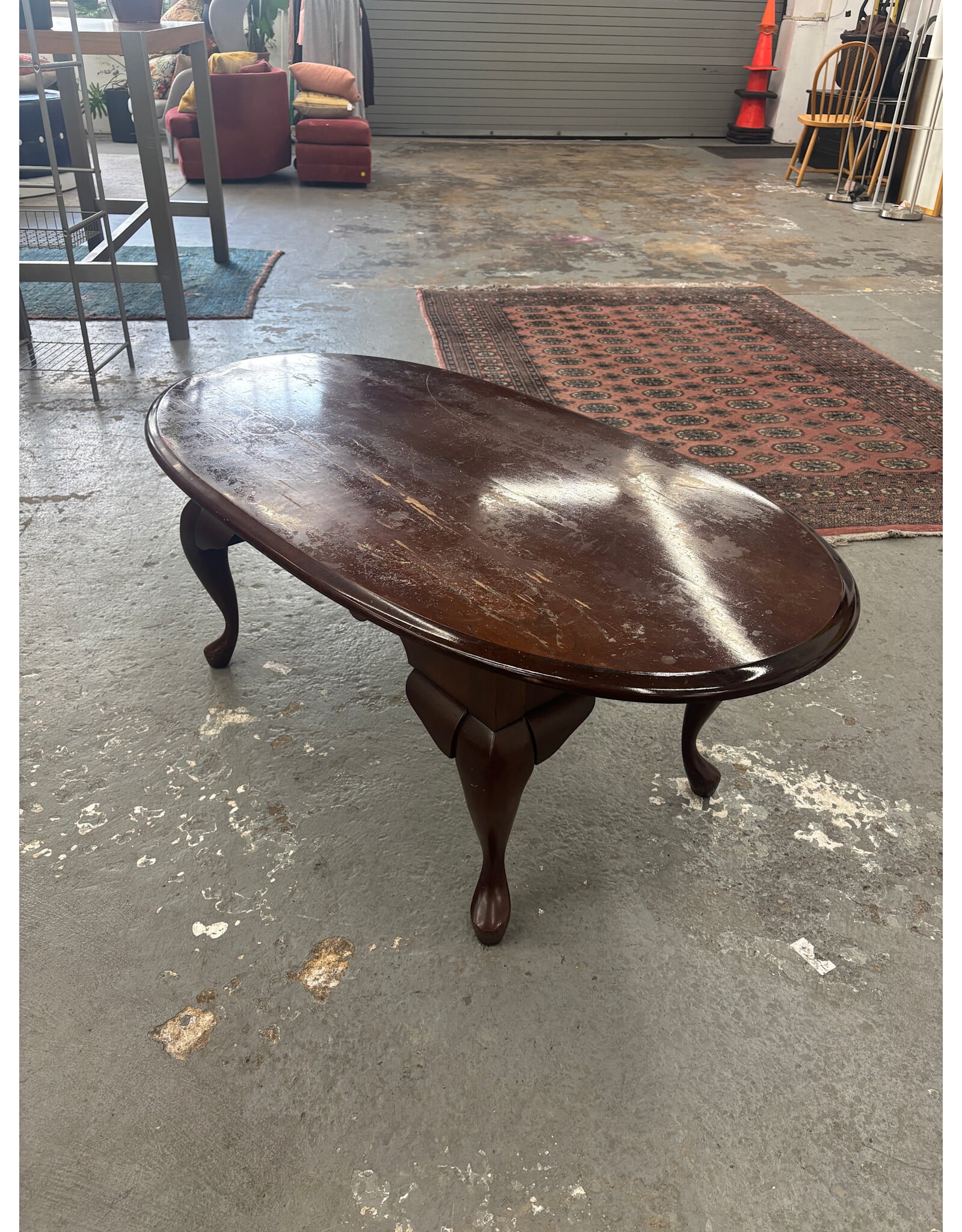 Queen Anne Style Oval Coffee Table