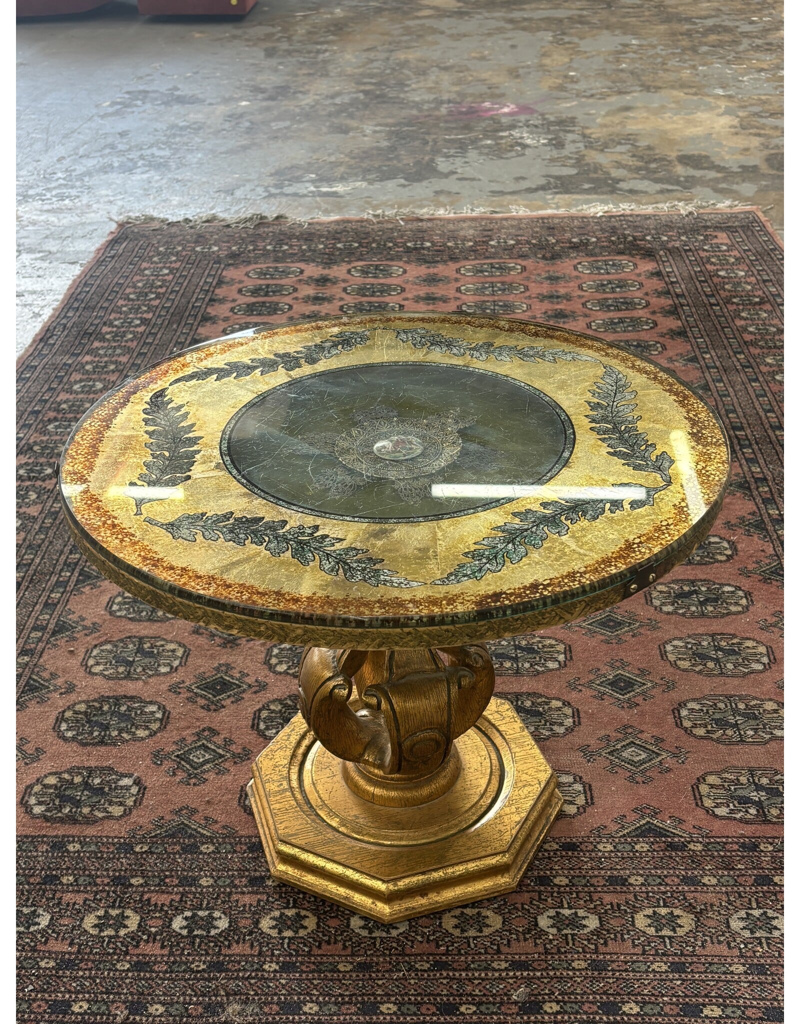 Italian Pedestal End Table with Round Églomisé Top