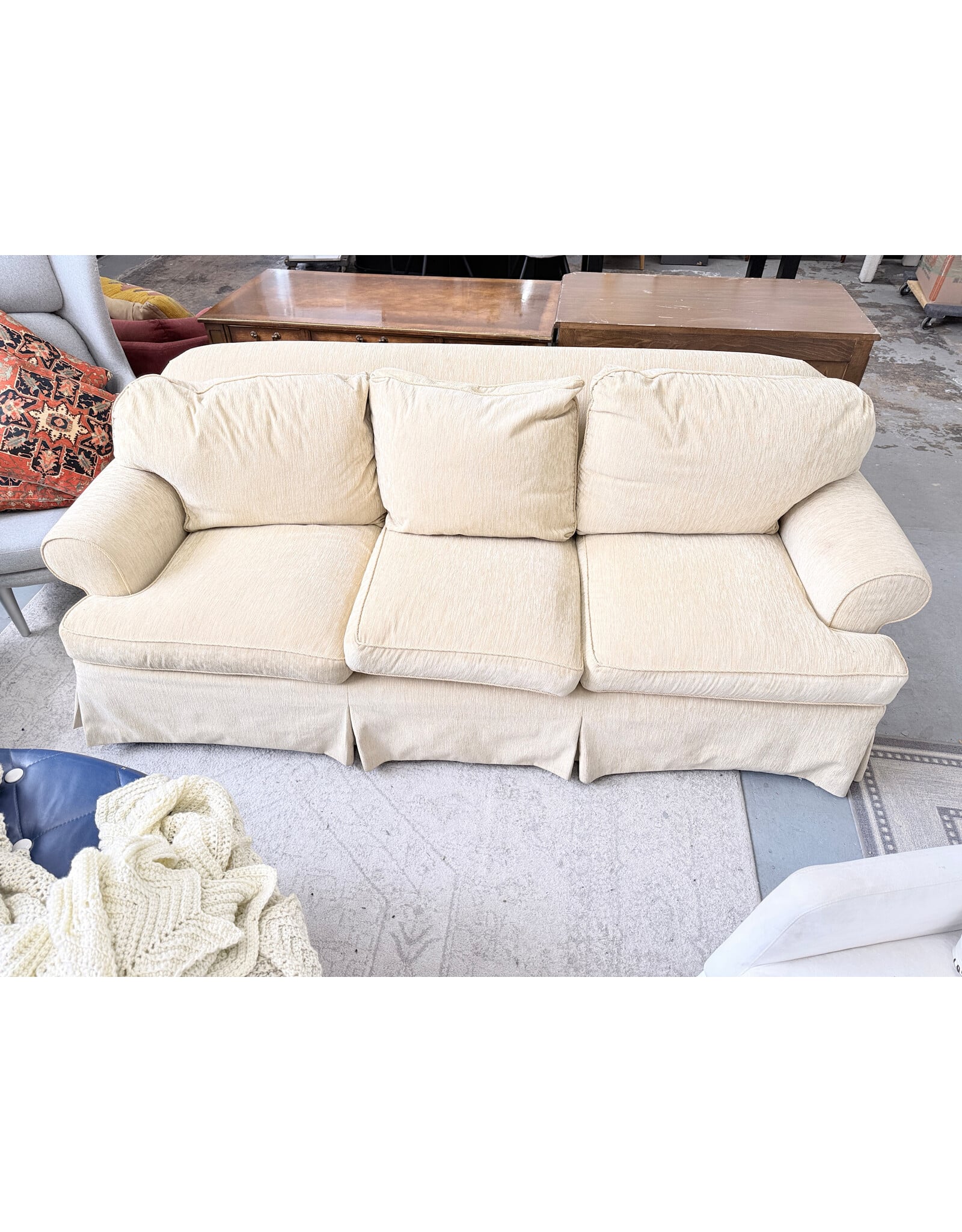 Traditional Cream Skirted Rolled Arm Sofa