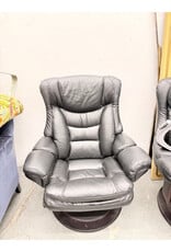 Robust Black Leather Swivel Lounge Chair