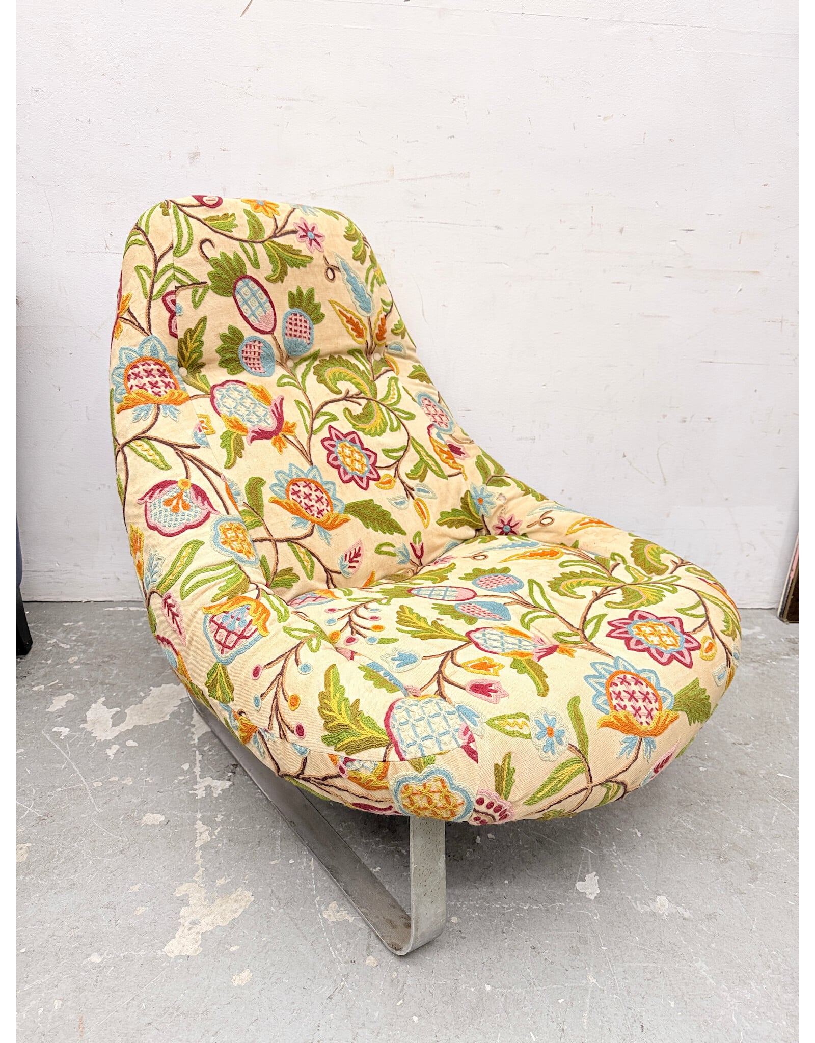 Mid-Century Modern Style Floral Lounge Chair