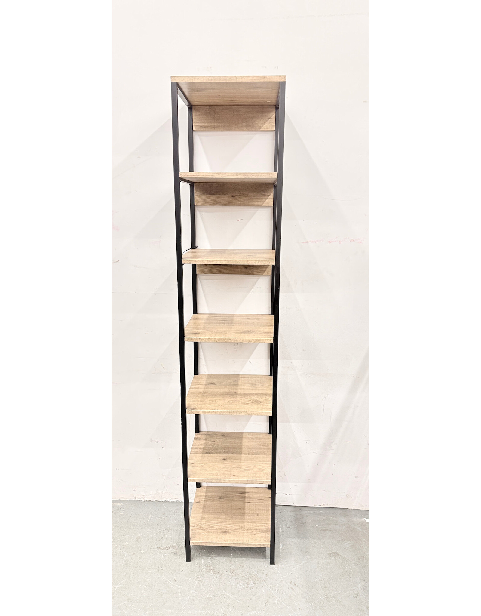 Modern Lisa 7-Tier Etagere