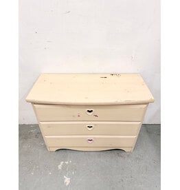 3-Drawer Pulls on Heart Pulls Dresser