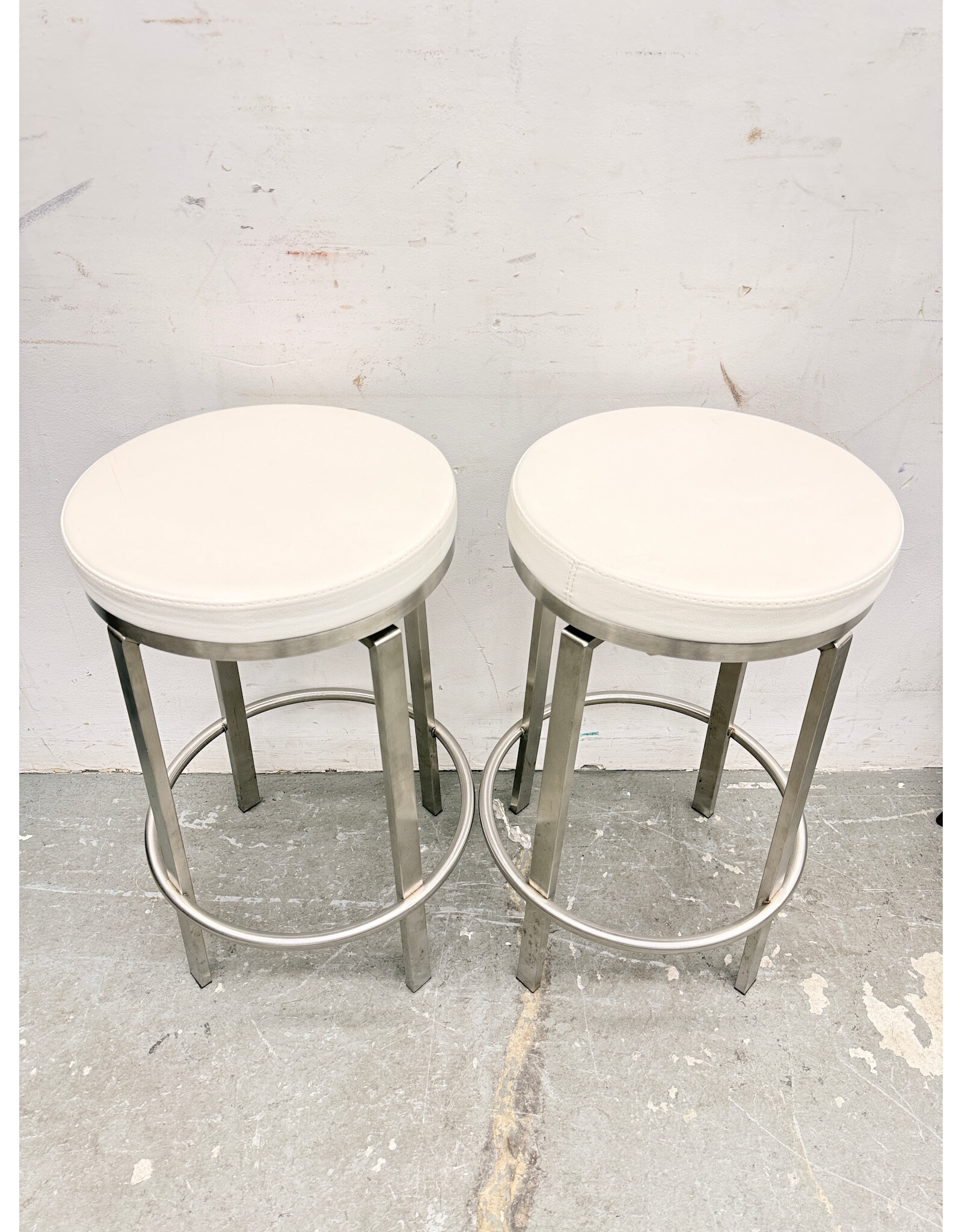Modern Swivel Counter Stool