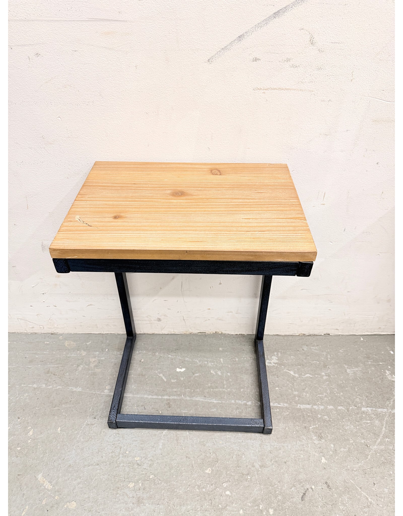 Black & Wood C-Table