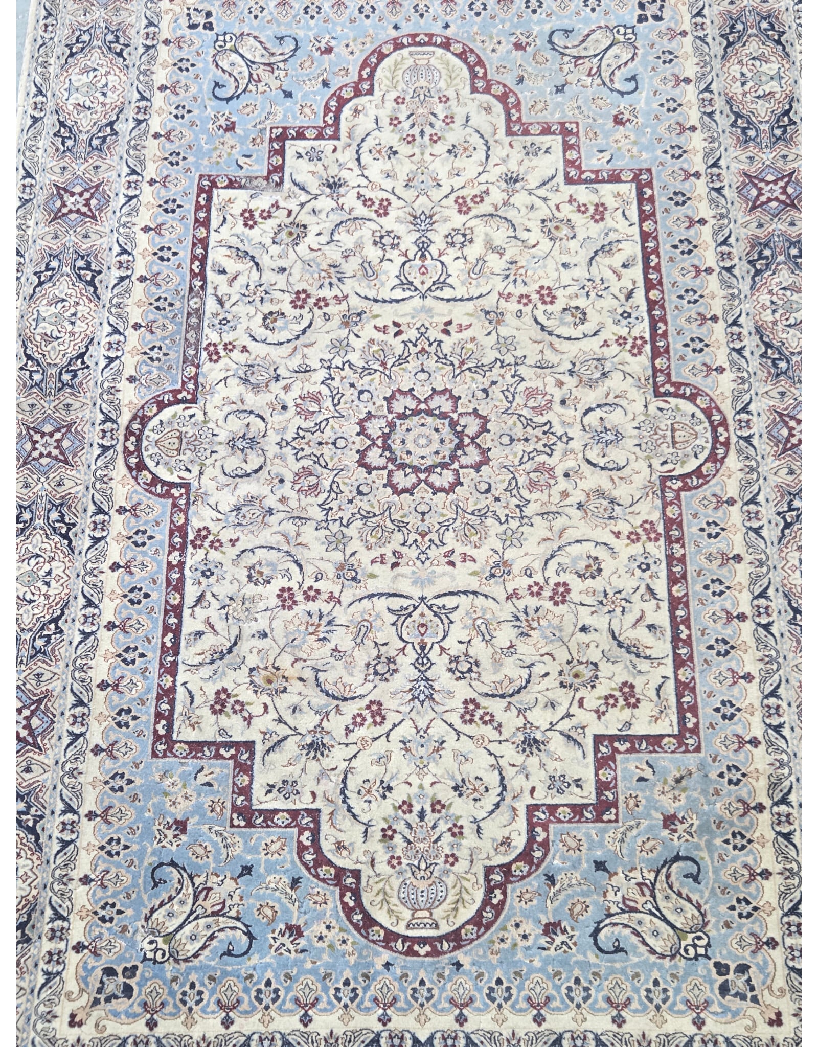 Carpet World Hand-knotted Persian Area Rug