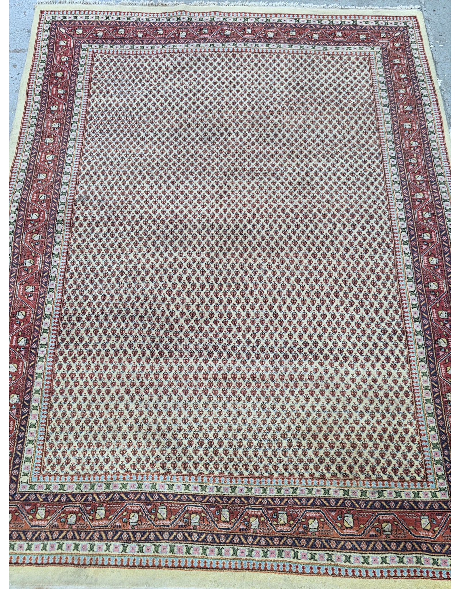 Vintage Sarouk Hand-knotted Area Rug