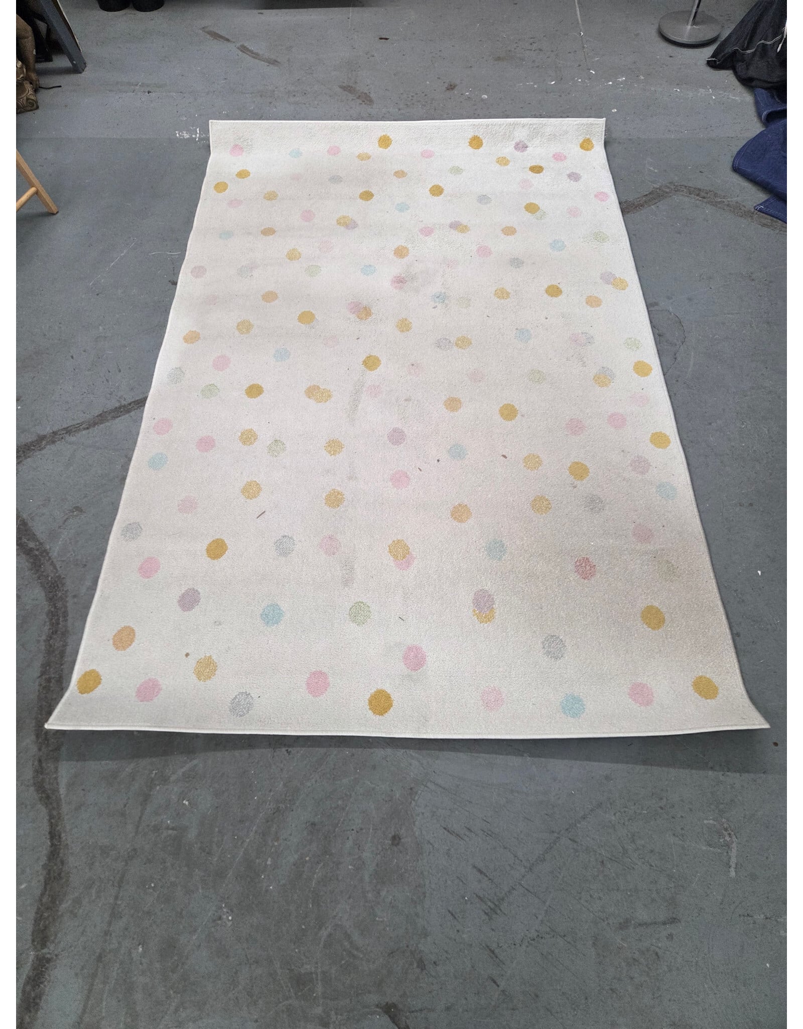 Unique Loom Whimsy Collection Ivory Bubbles Area Rug
