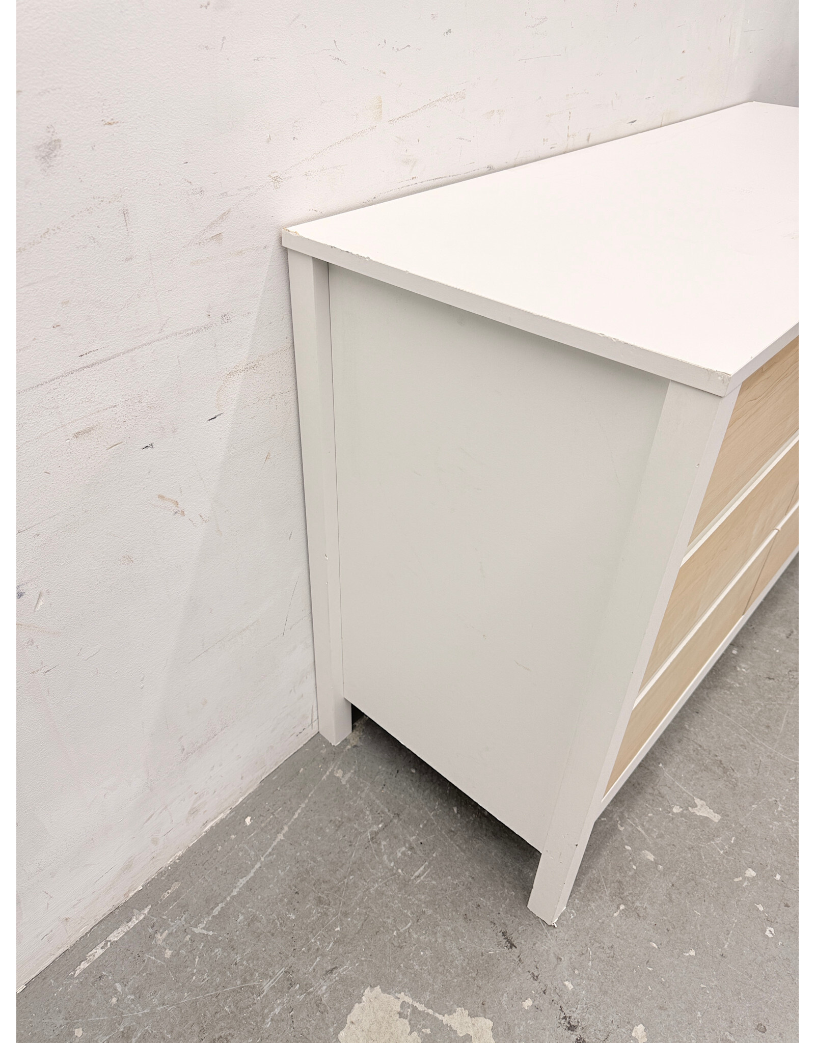 Modern 6-Drawer Wood Dresser
