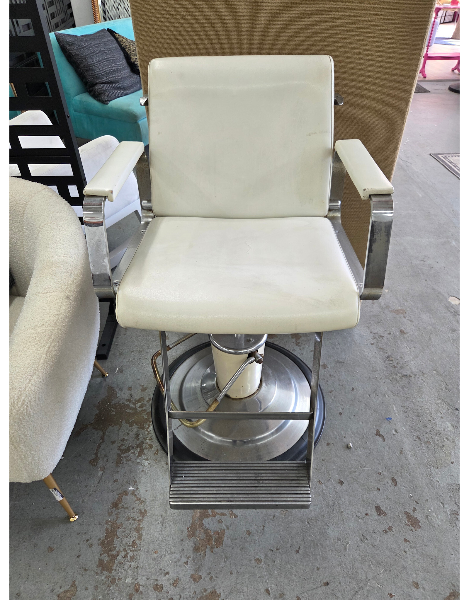 White Vinyl Hydraulic Barber Chair