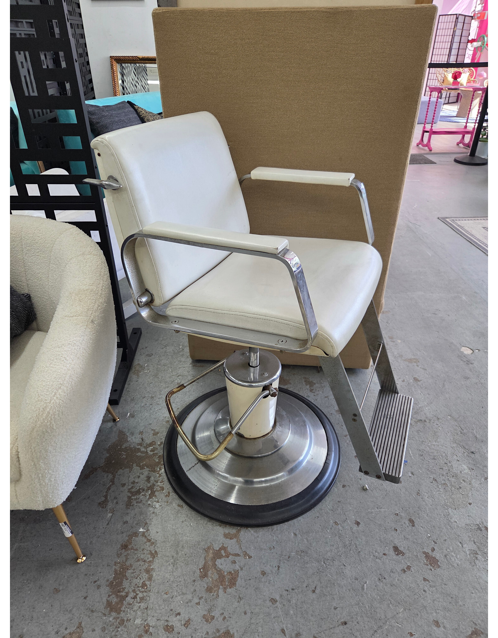 White Vinyl Hydraulic Barber Chair
