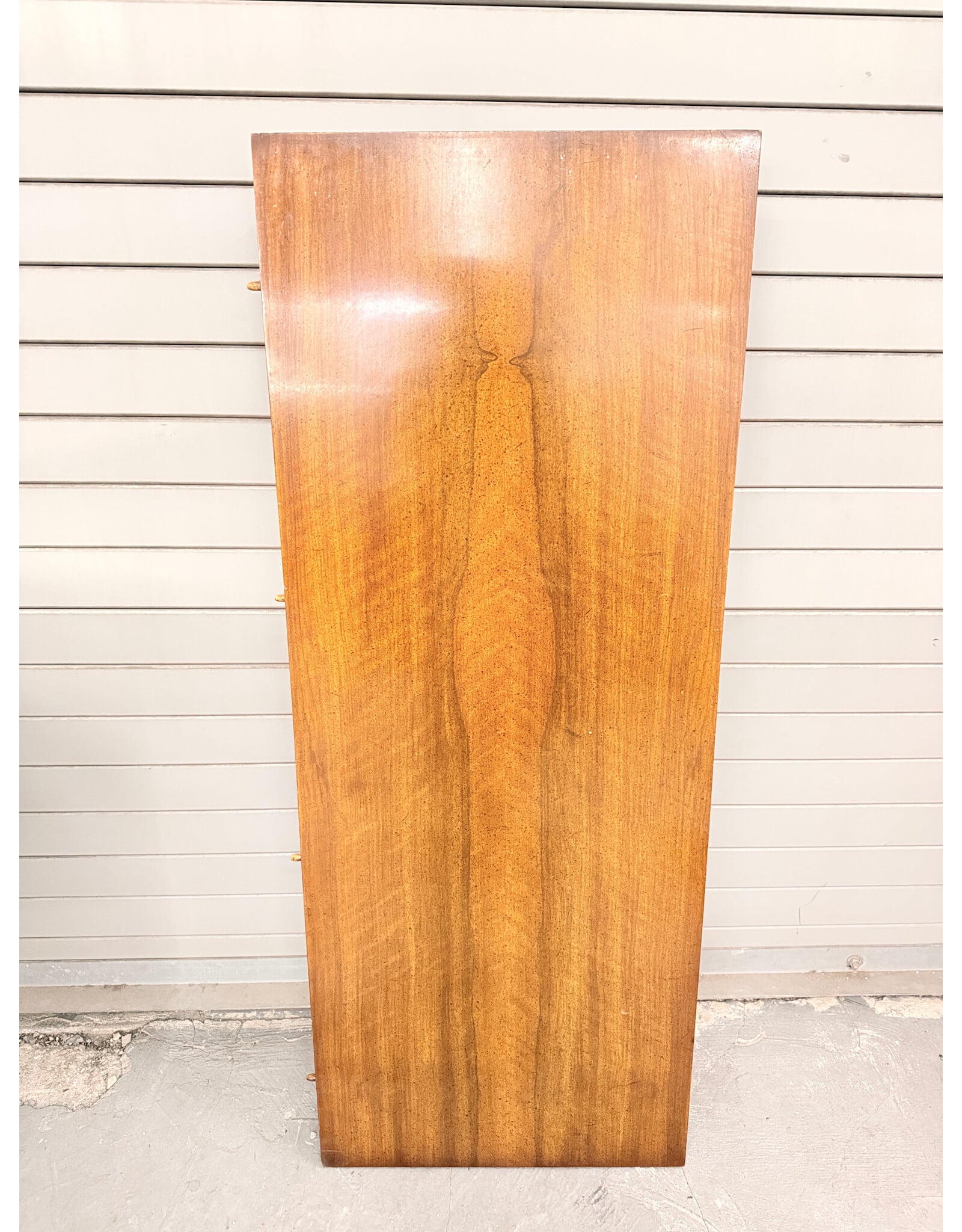 Tripod Feet, Oval Top Extendable Dining Table