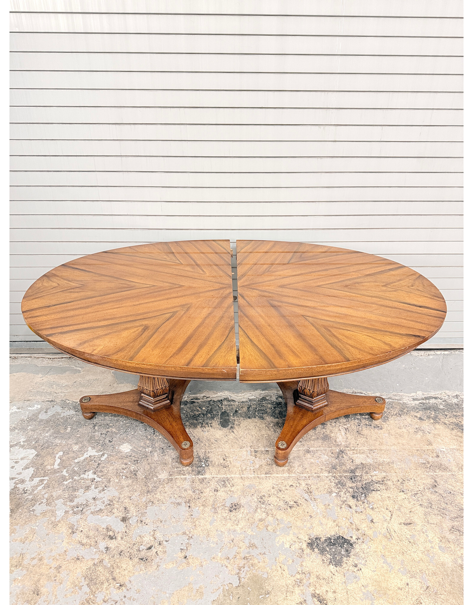 Tripod Feet, Oval Top Extendable Dining Table