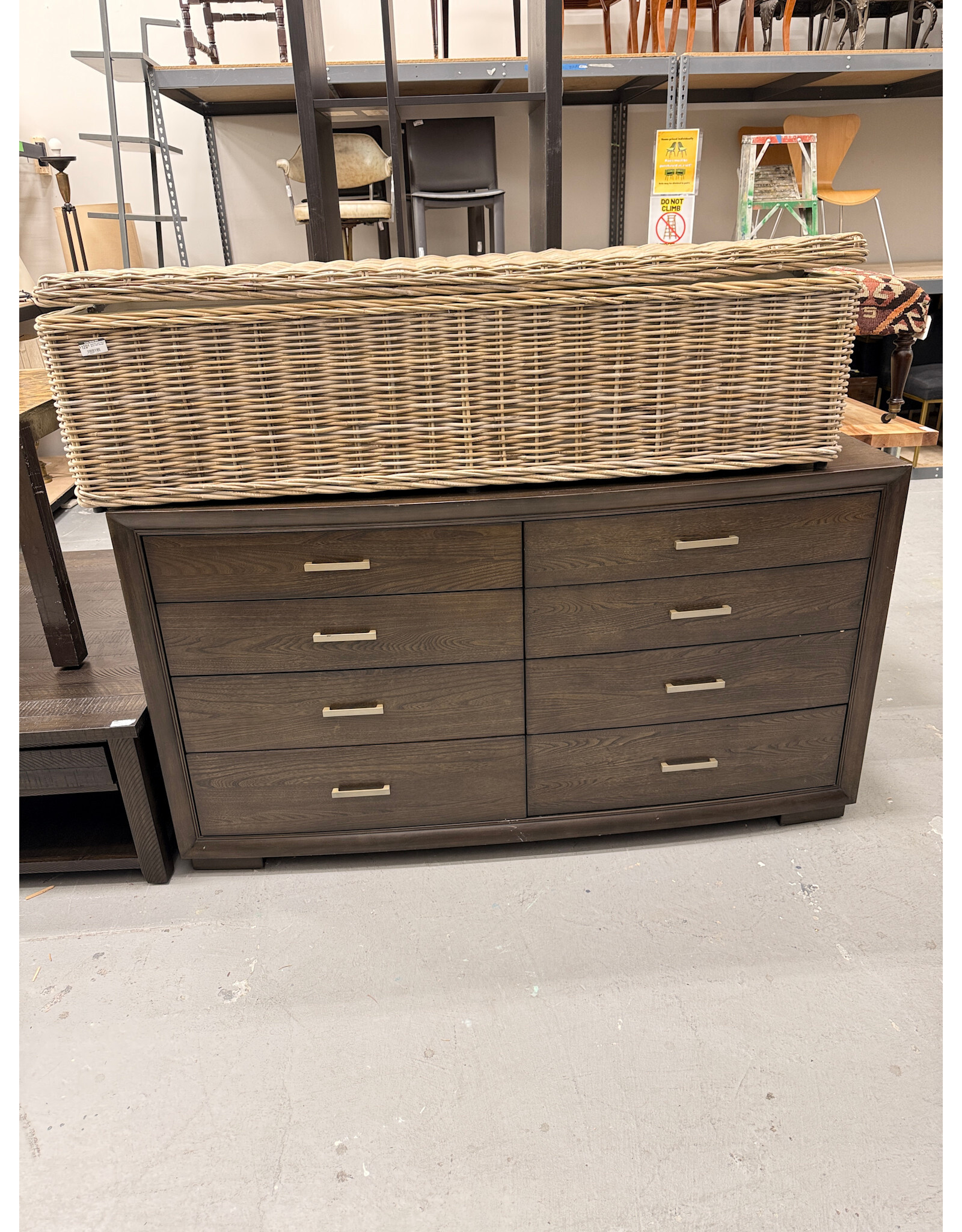 Modern Brown Wooden 8-Drawer Dresser
