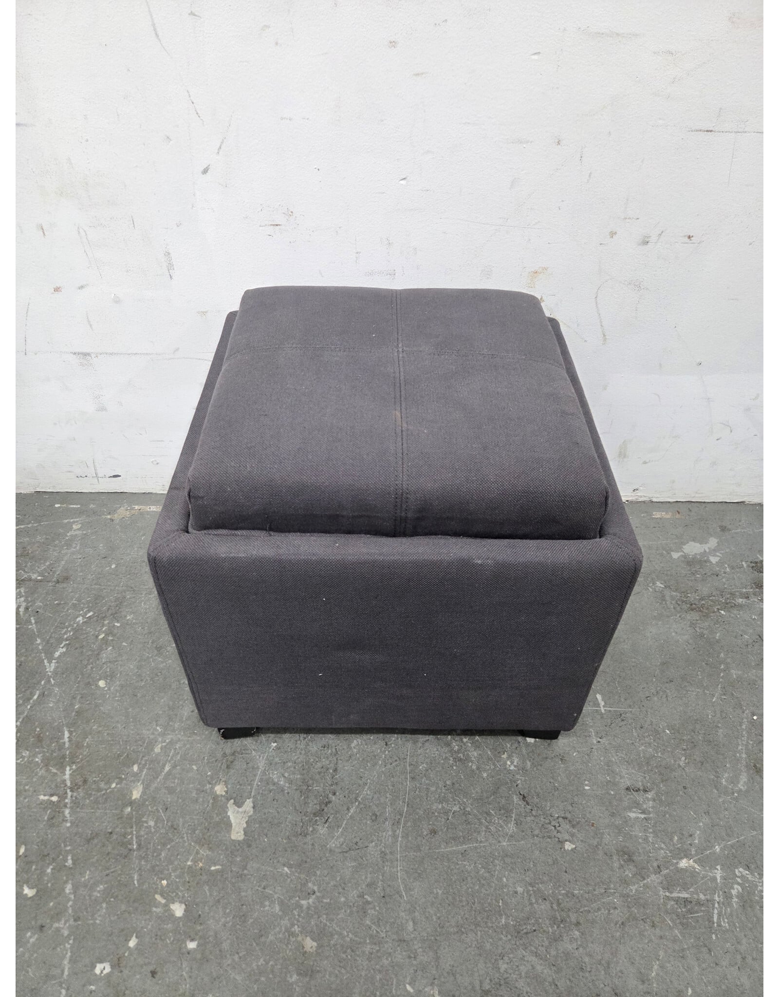 Safavieh Upholstered Tray Storage Ottoman