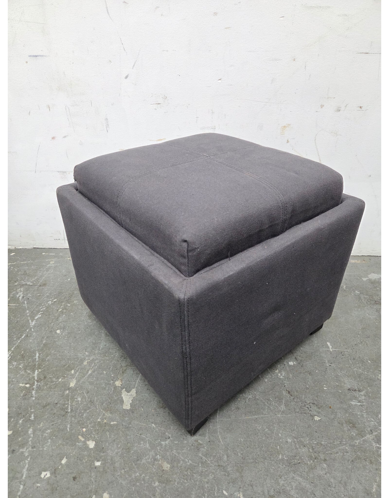 Safavieh Upholstered Tray Storage Ottoman