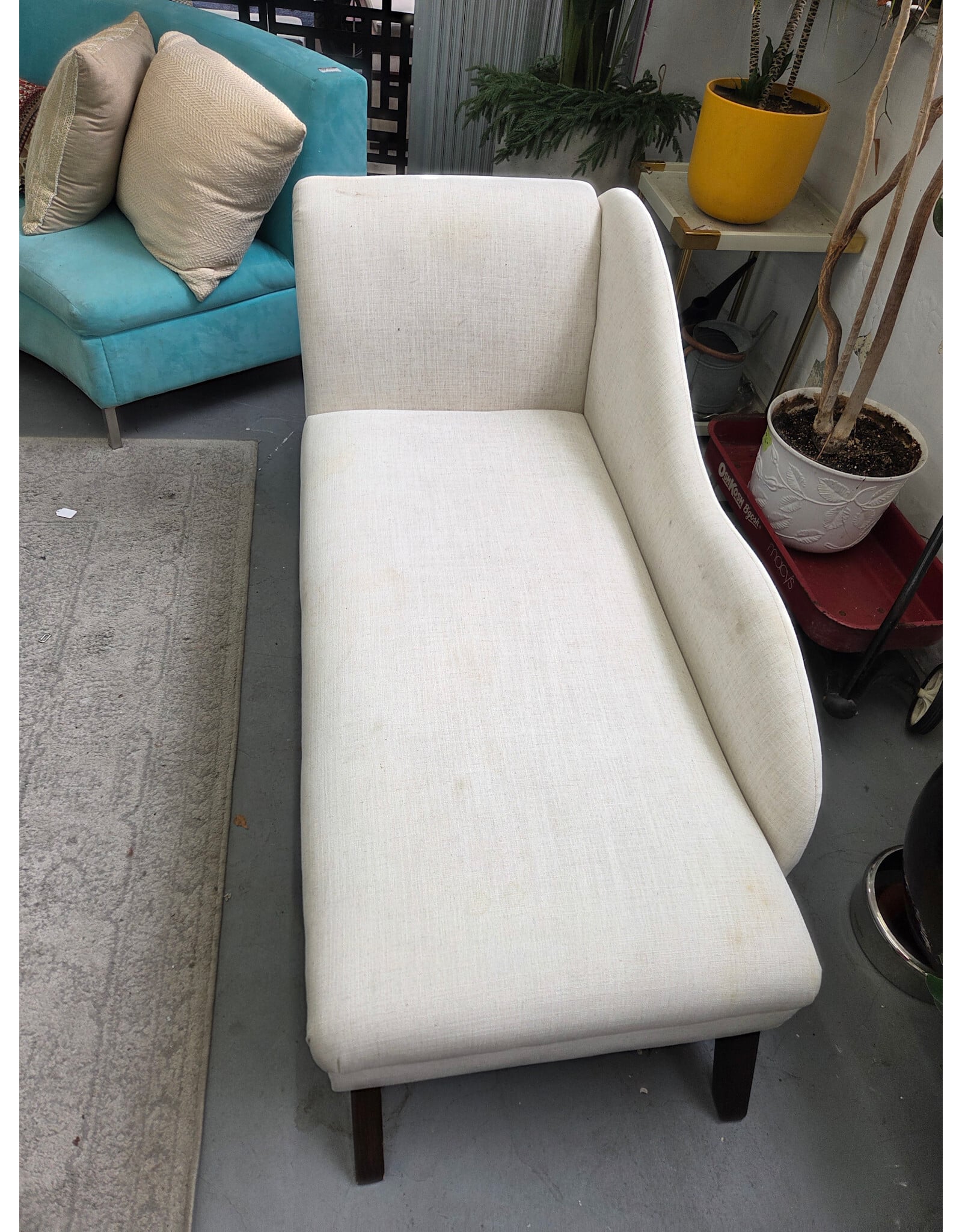 White One Armed Upholstered Chaise Lounge
