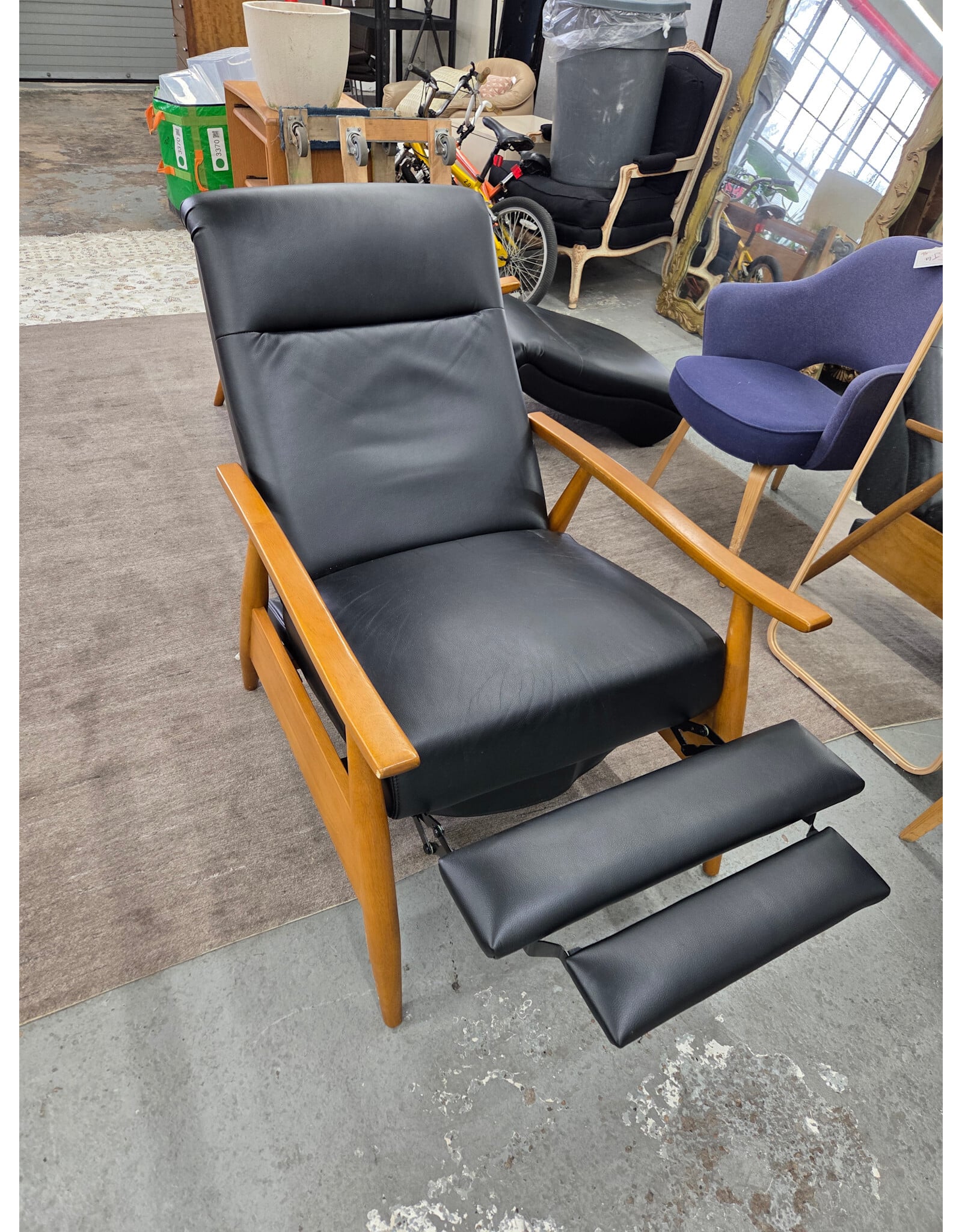 Back Creek Black Recliner