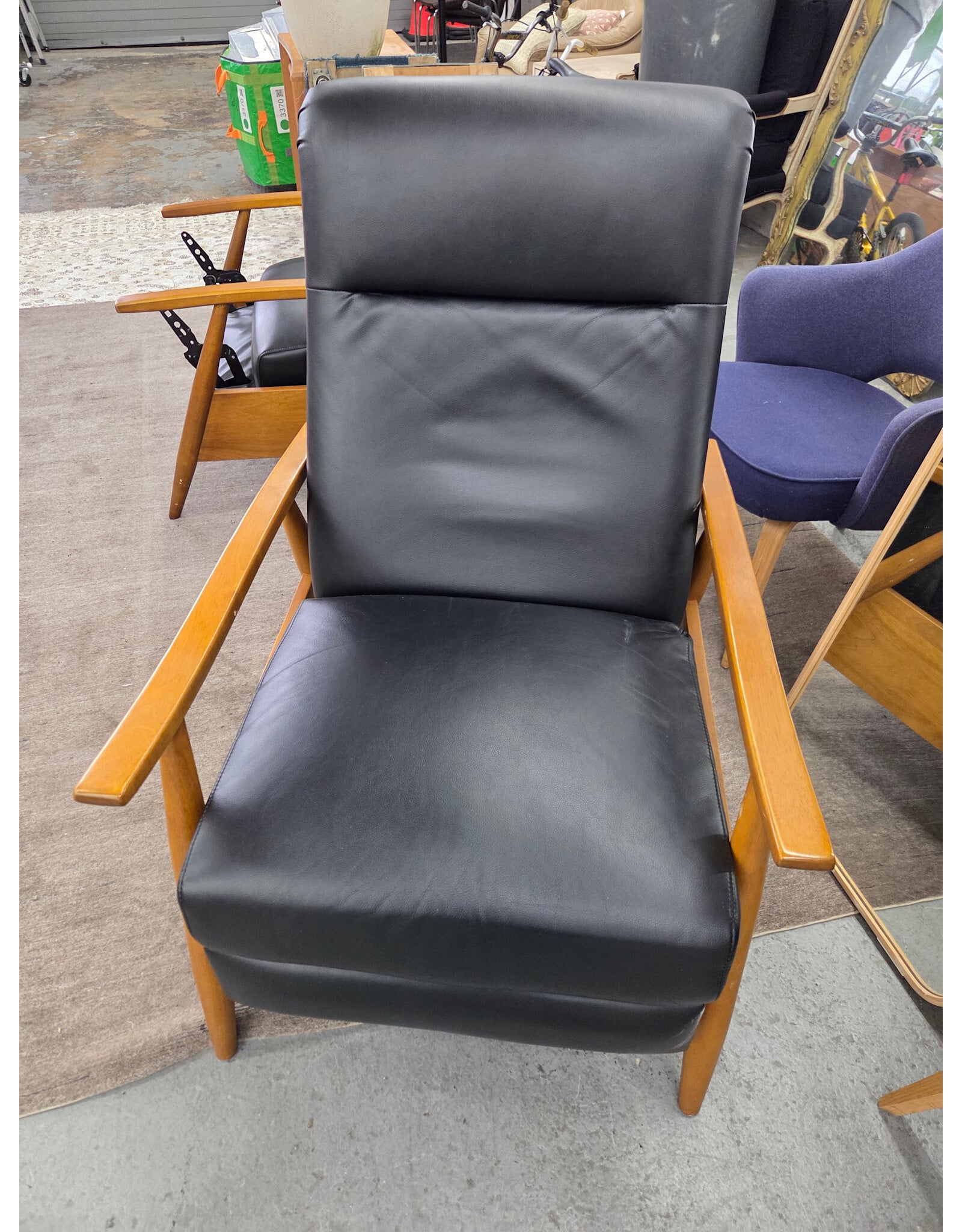 Back Creek Black Recliner