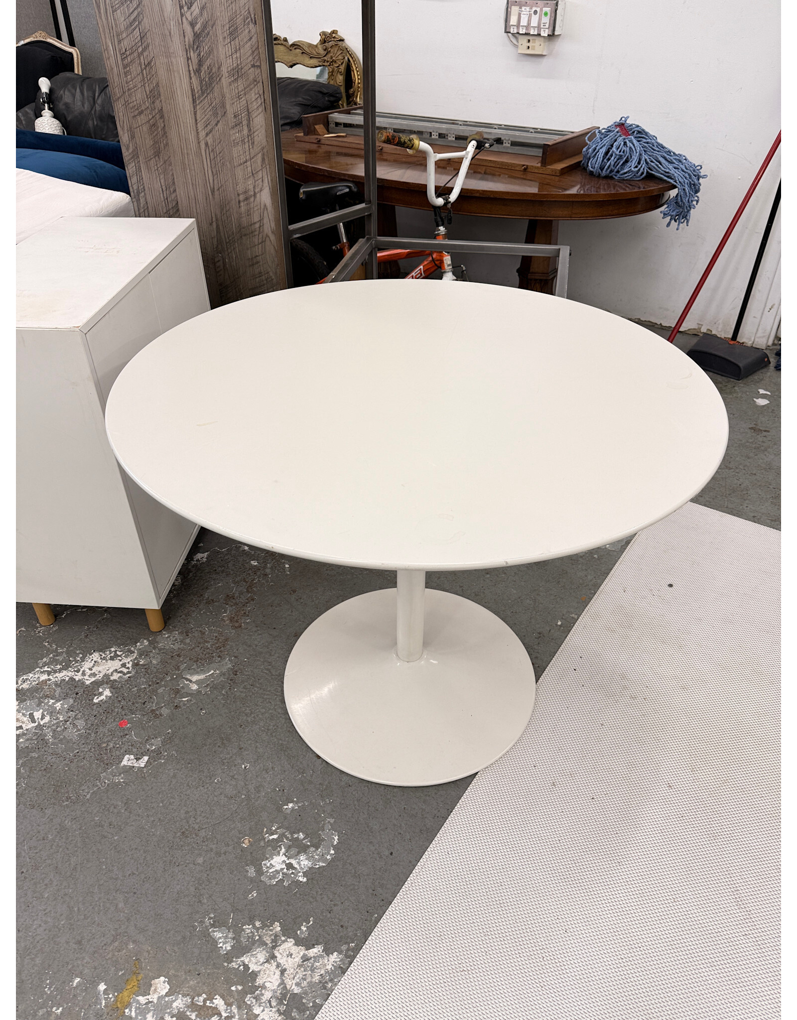 Modern Round White Dining Table