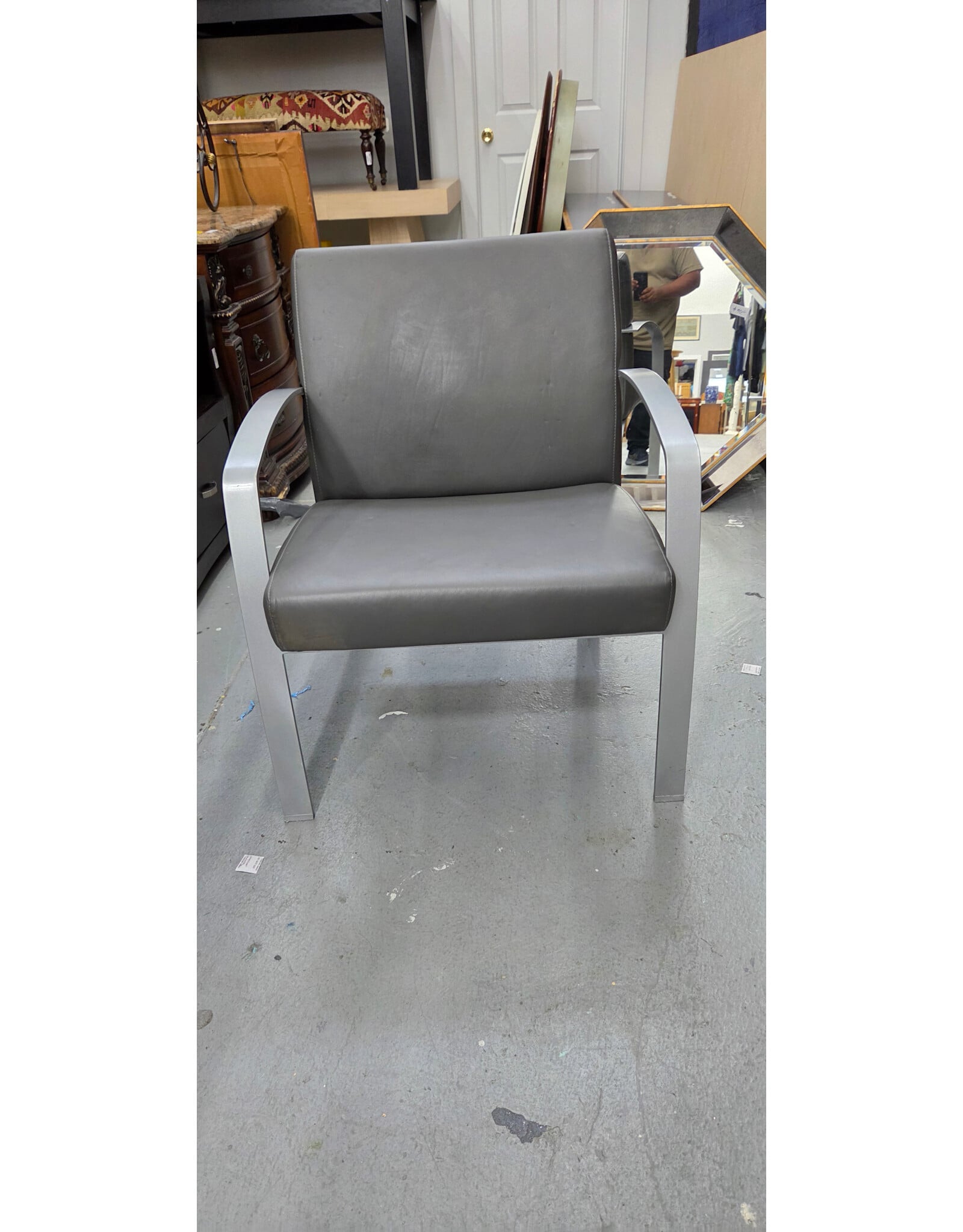 Alera Metal Lounge Mid-Bacst Chair