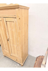 Antique Style- Pine 2-Door Cupboard