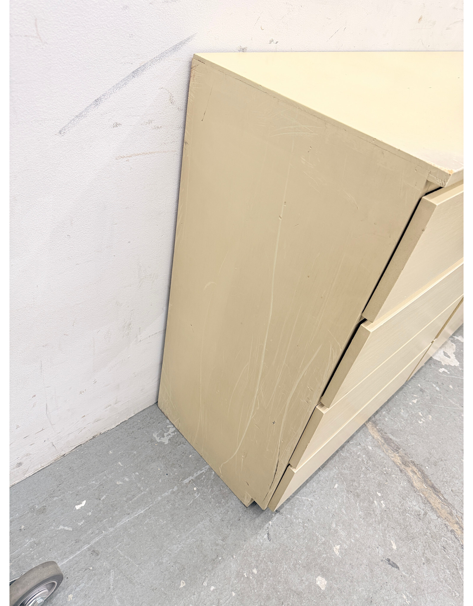 Cream 9-Drawer Wooden Dresser