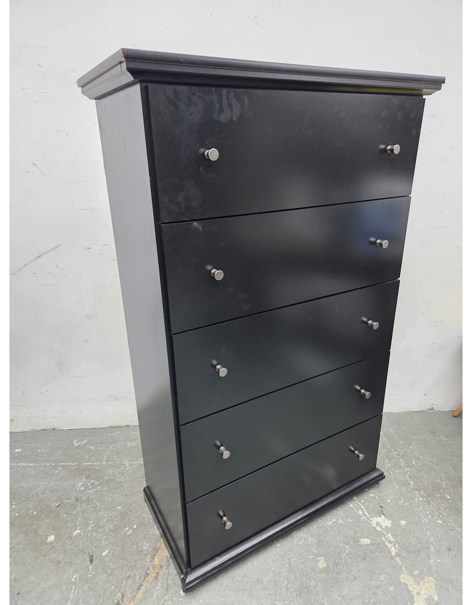 Ashley Furniture Black 5-Drawer Chest