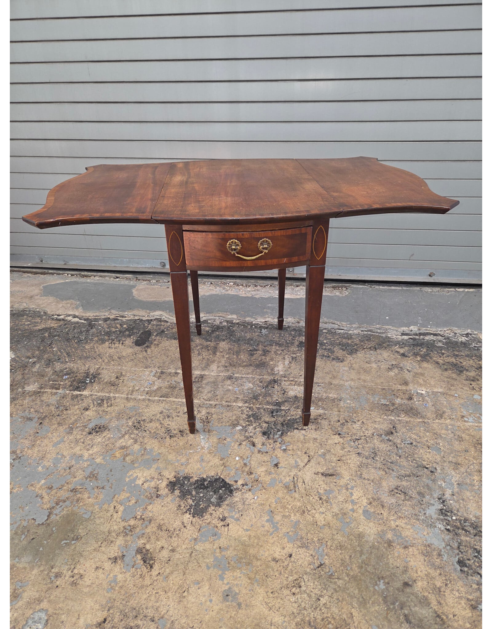 Antique Mahogany Pembroke Drop-Leaf Table