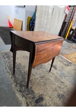 Antique Mahogany Pembroke Drop-Leaf Table