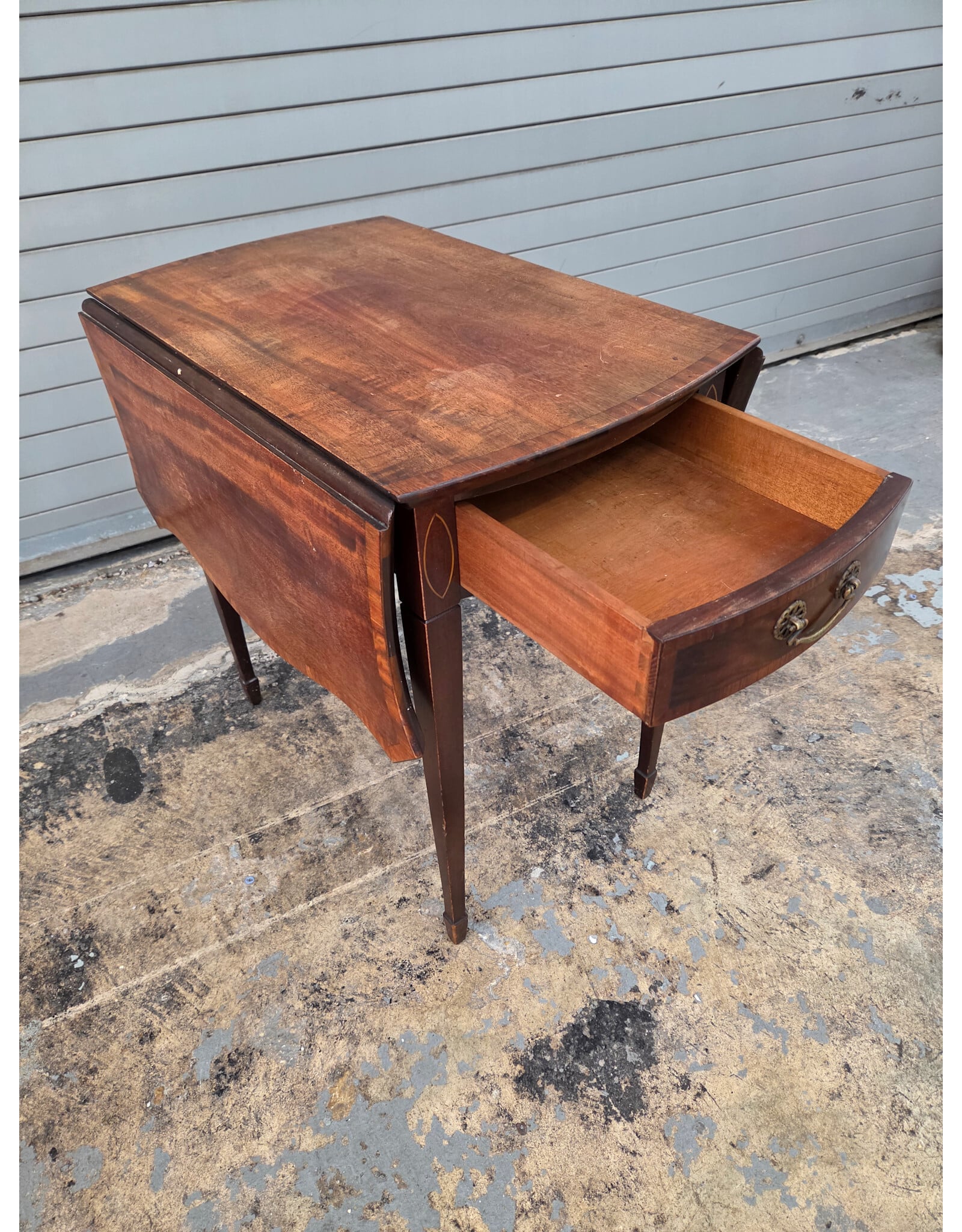 Antique Mahogany Pembroke Drop-Leaf Table