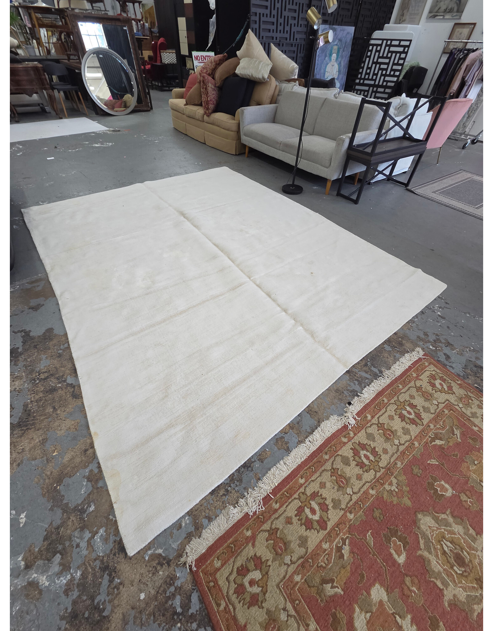 White Machine Made Basic Area Rug