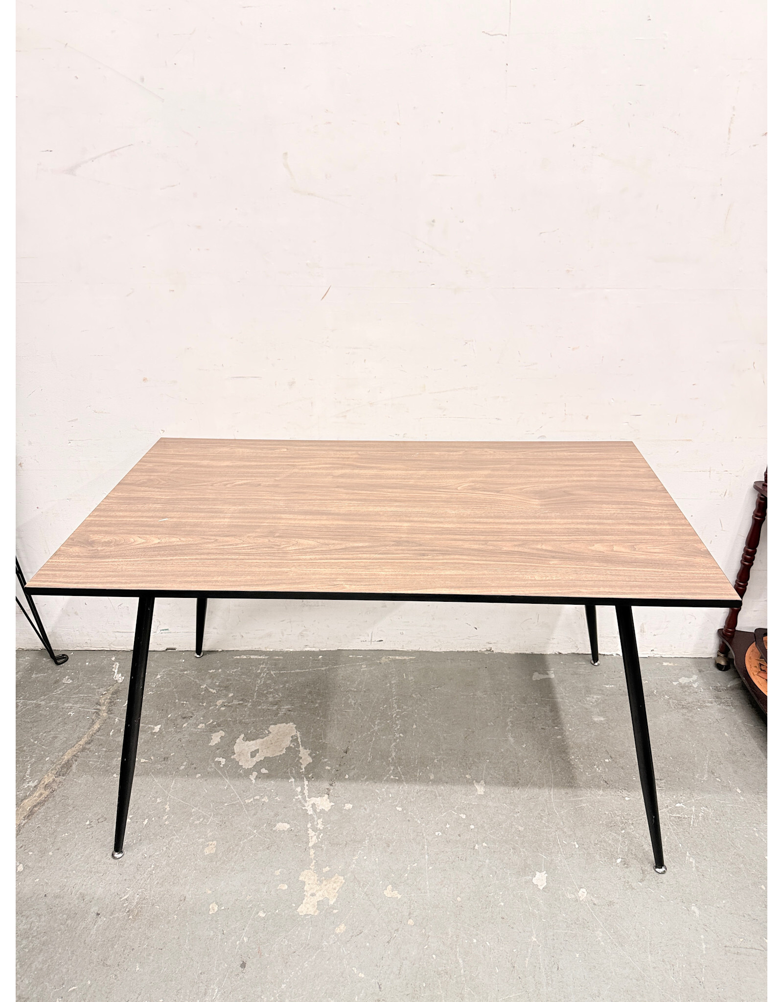 Wilma Modern Dining Table