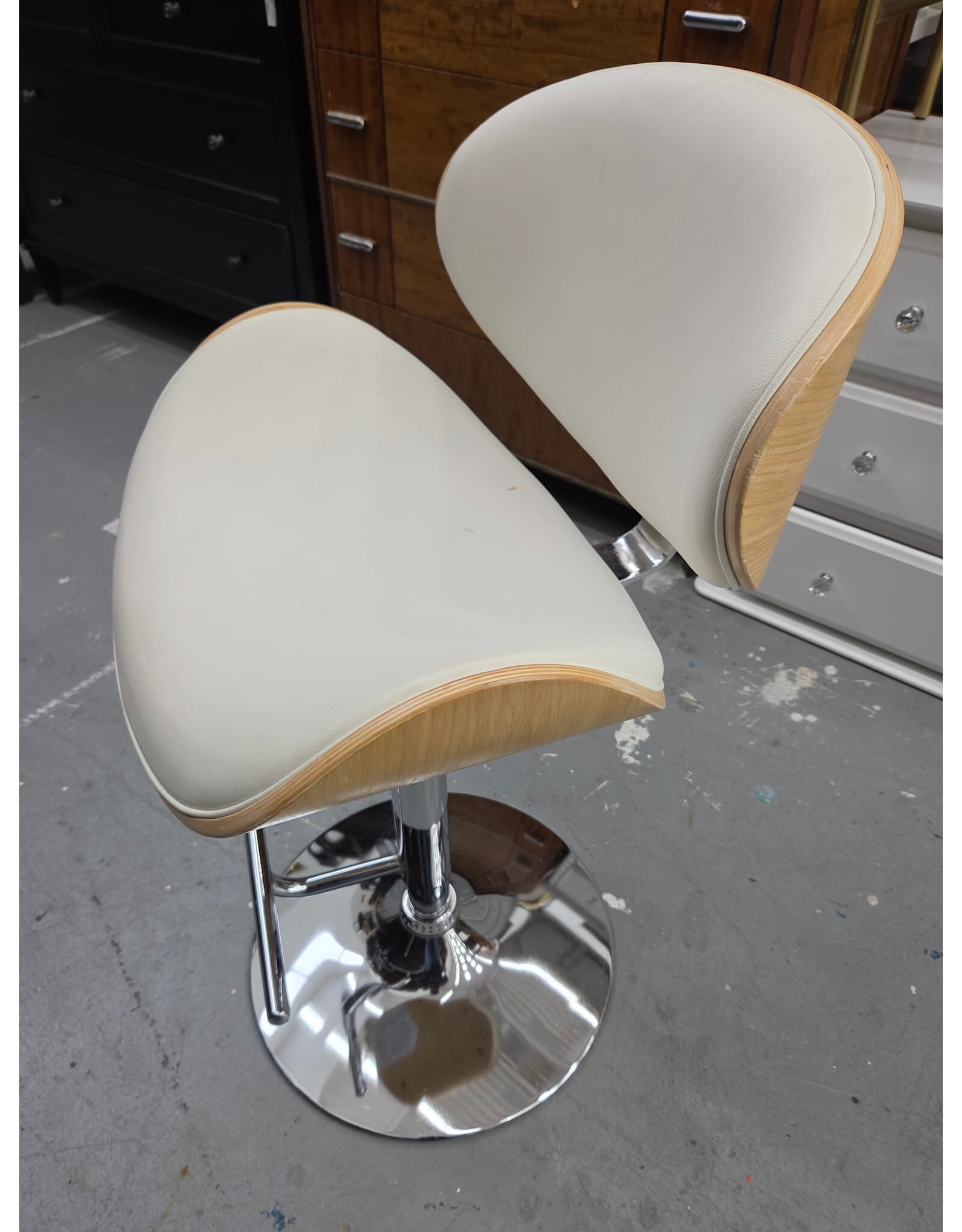 Armen Living Naples Swivel Barstool