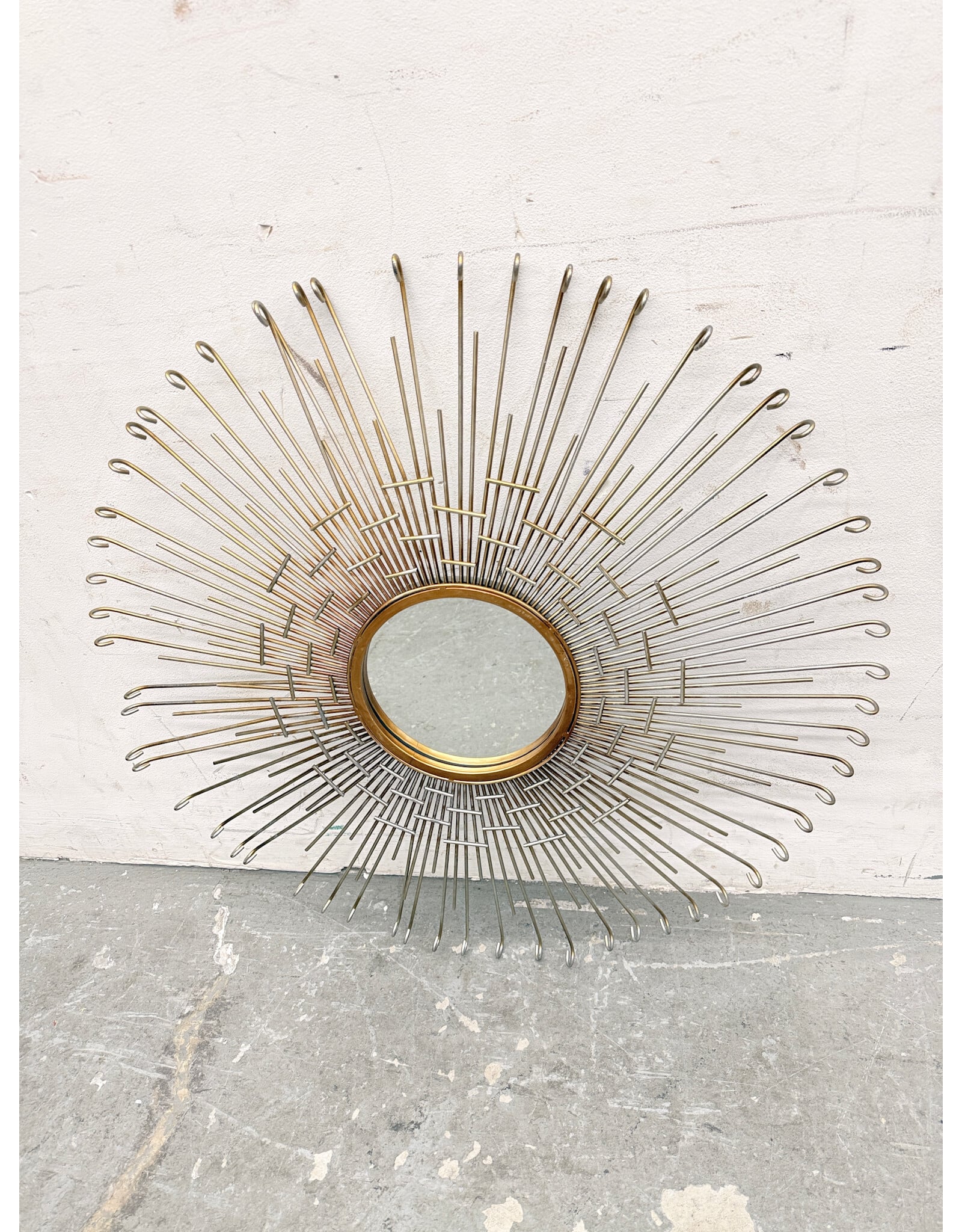 Decorative Starburst Wall Mirror